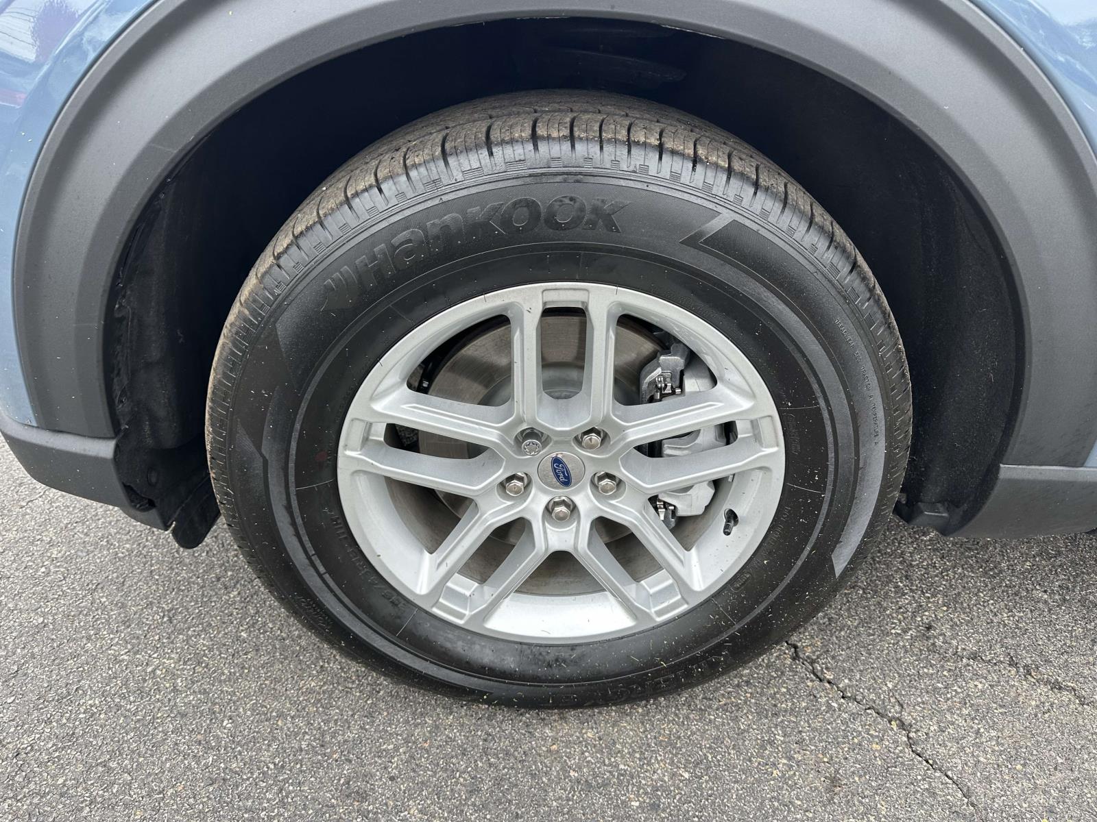 View vehicle photo 6