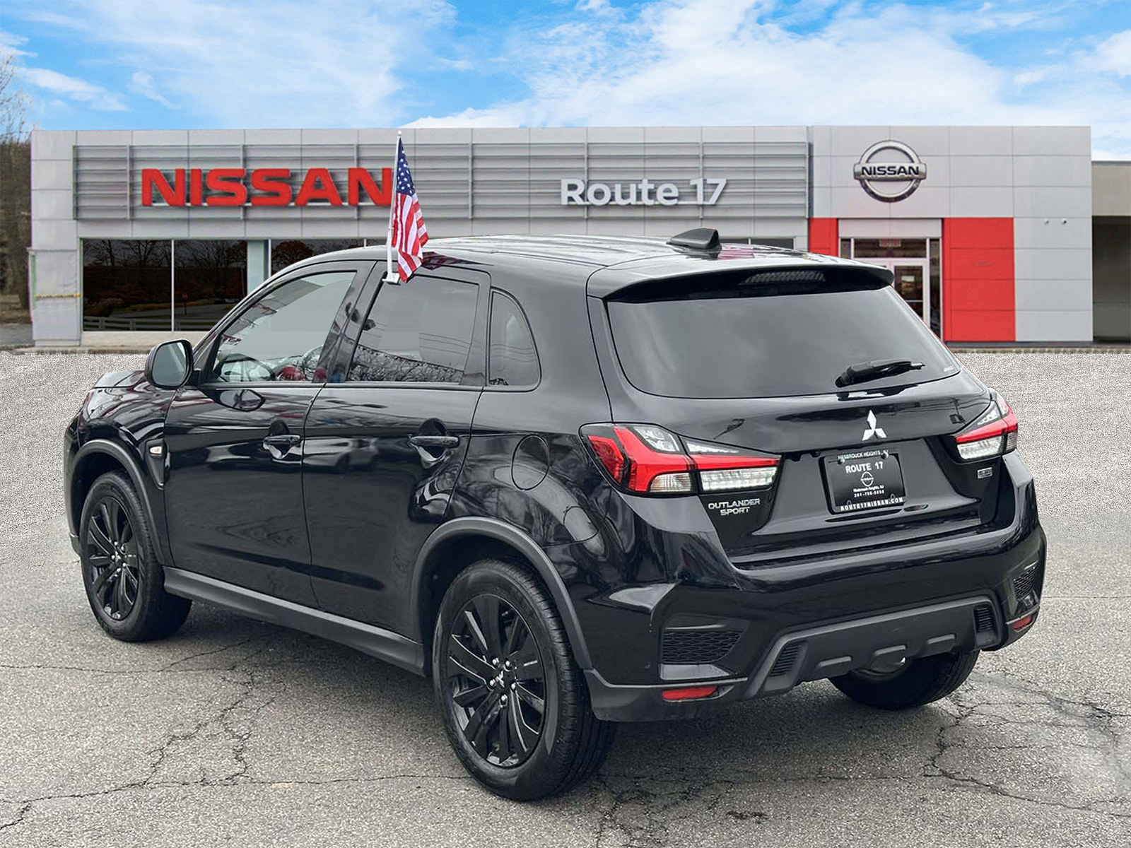 View vehicle photo 3