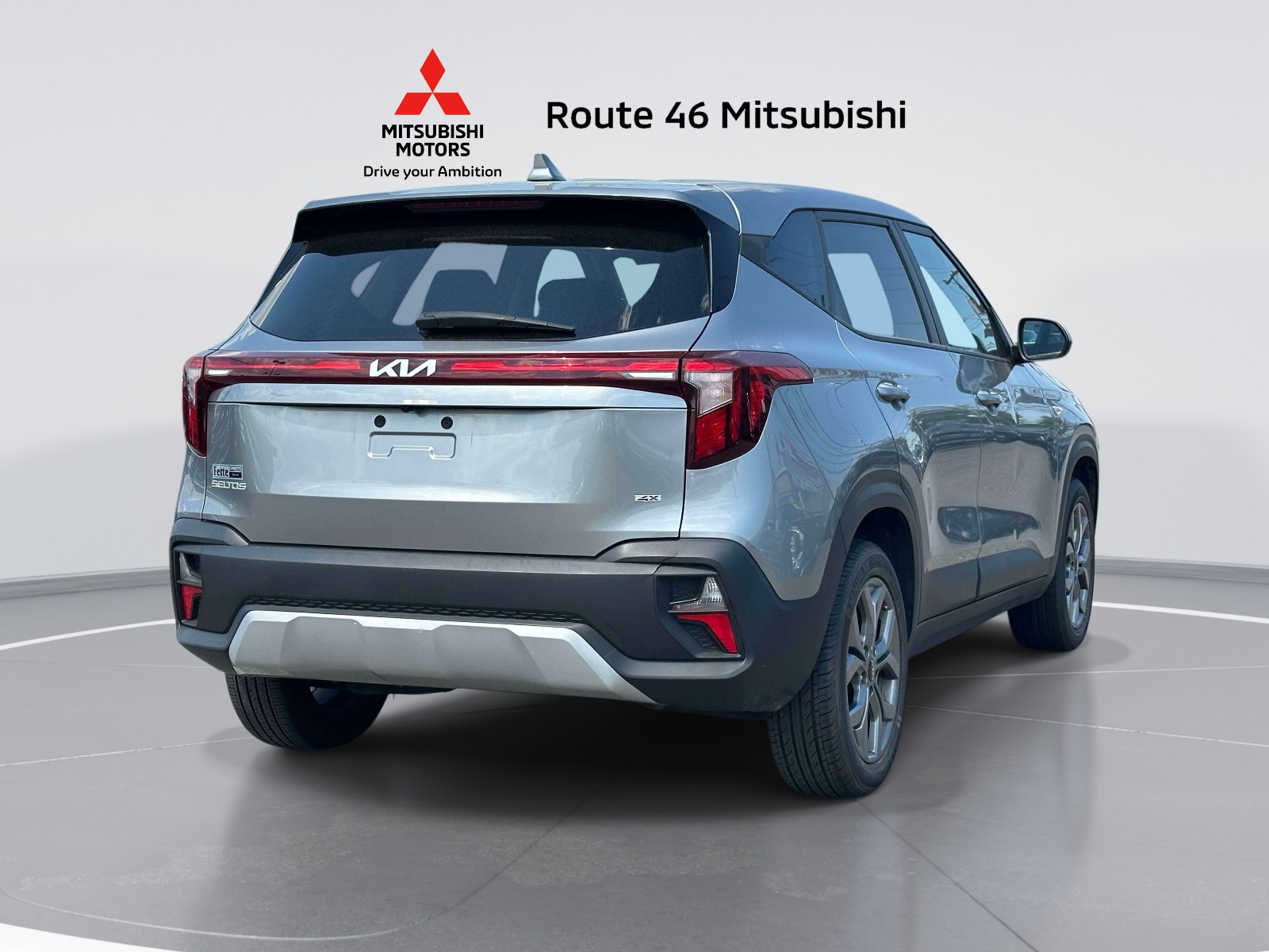 View vehicle photo 4