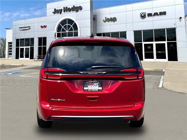2027 Chrysler Pacifica