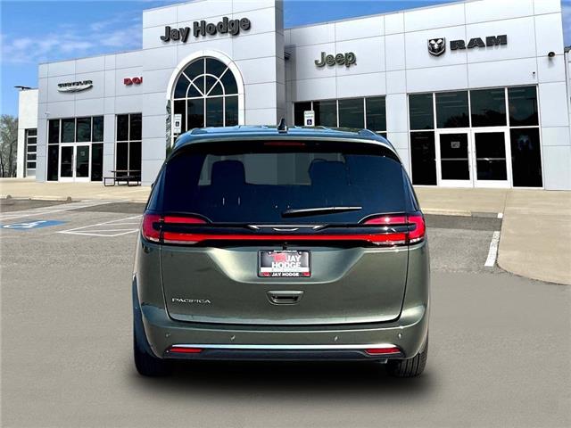 2027 Chrysler Pacifica