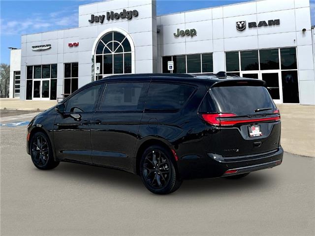 2027 Chrysler Pacifica