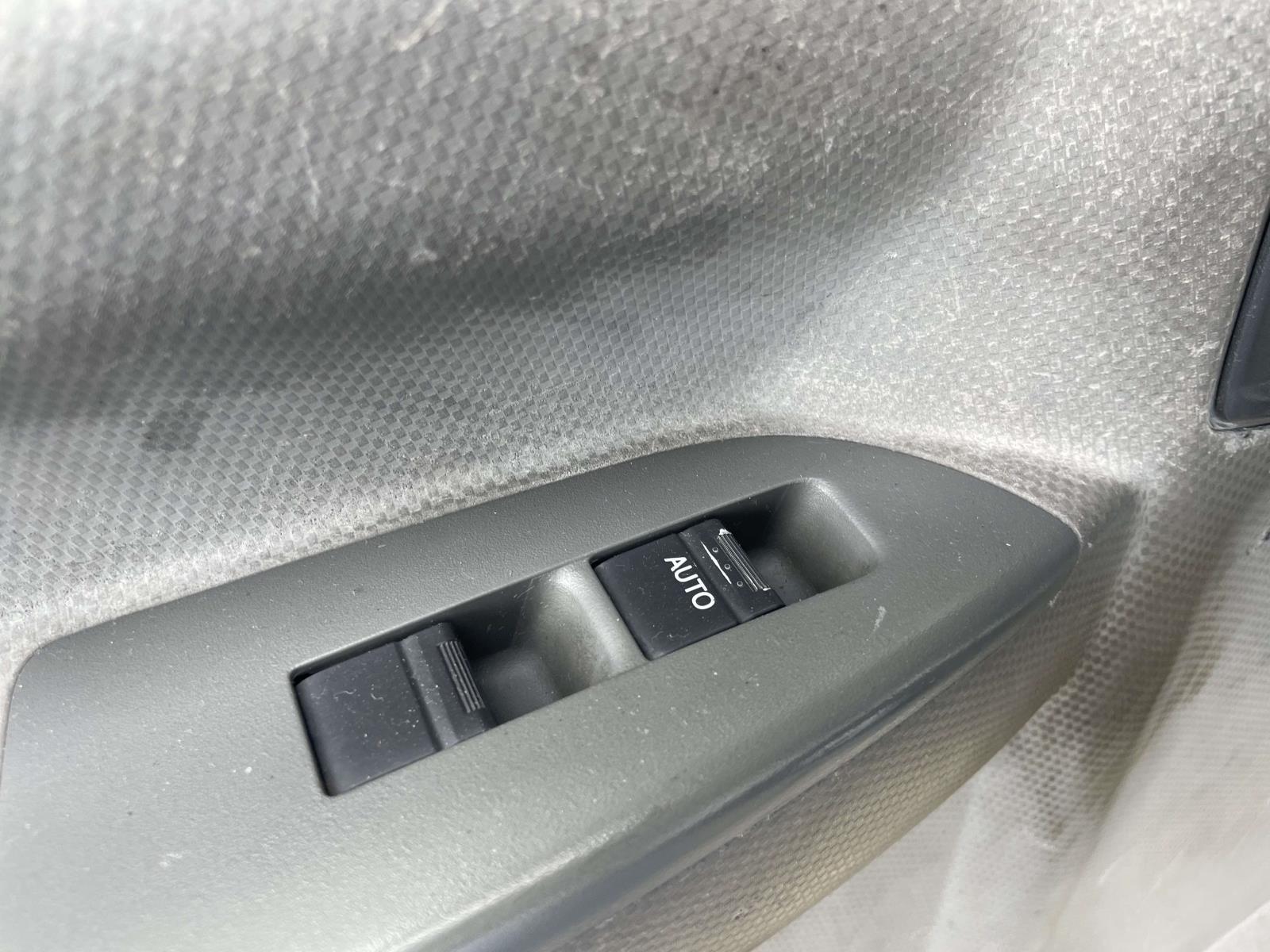 2016 Isuzu NPR - Photo 13