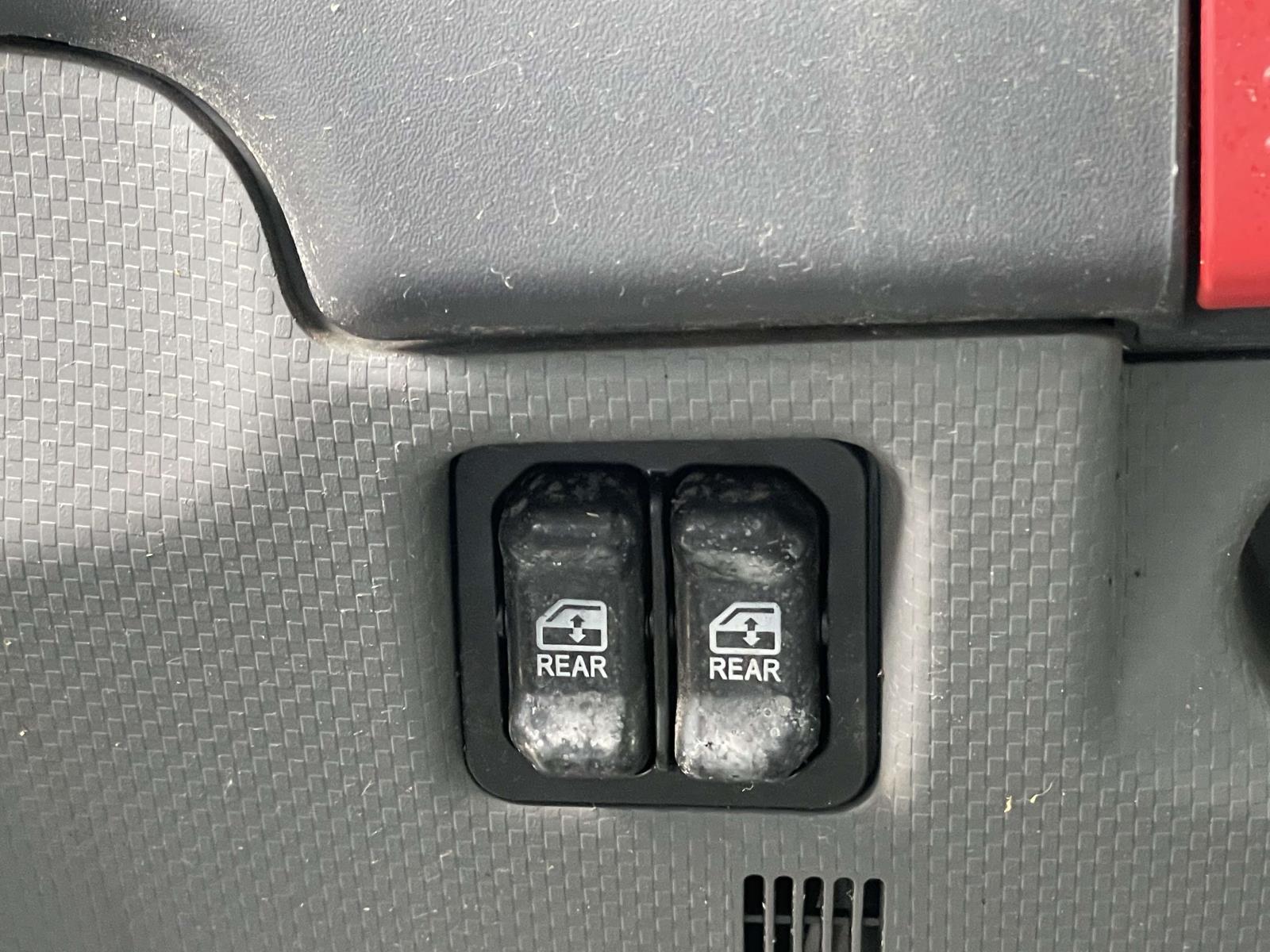 2016 Isuzu NPR - Photo 17