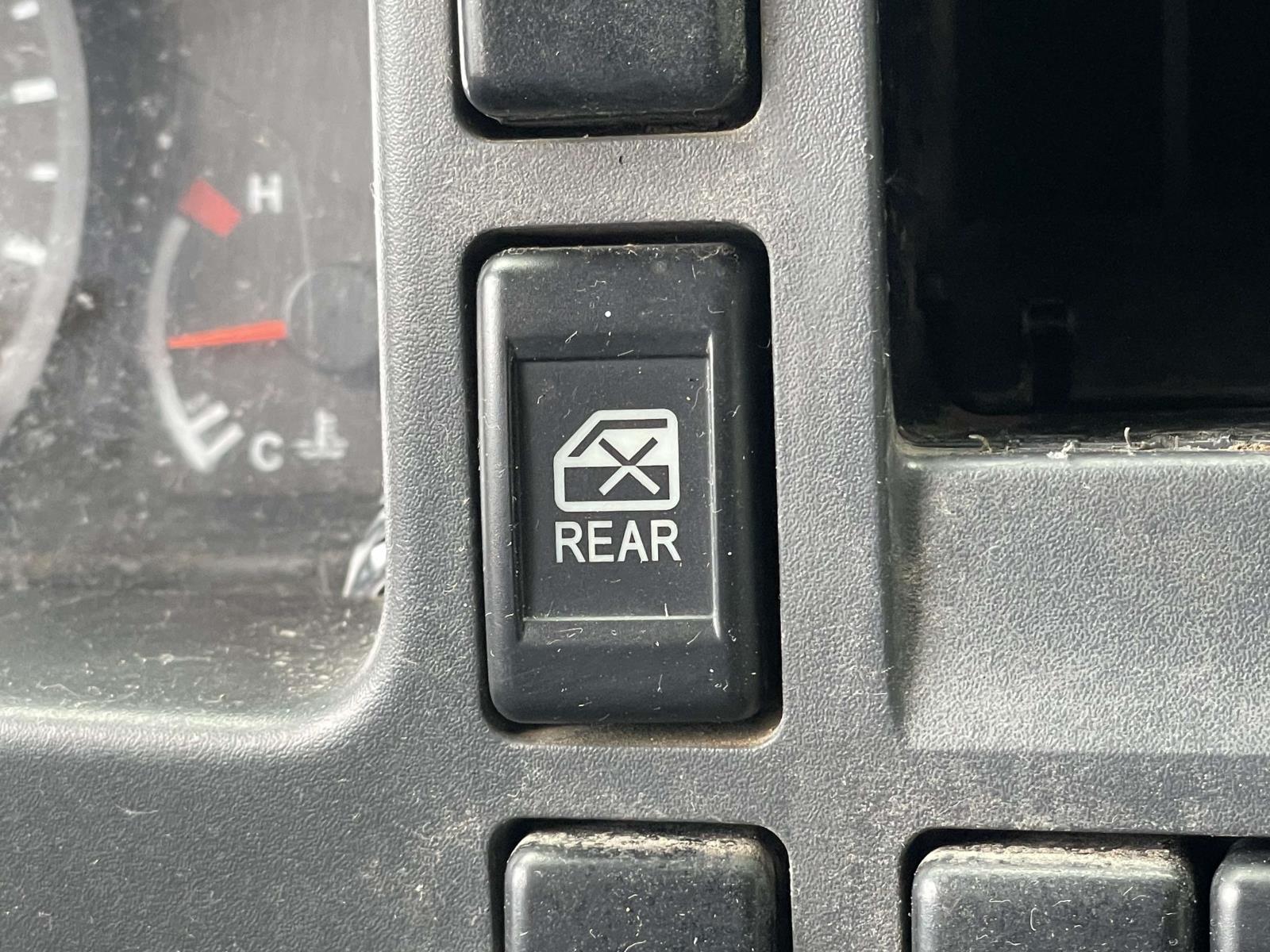 2016 Isuzu NPR - Photo 18