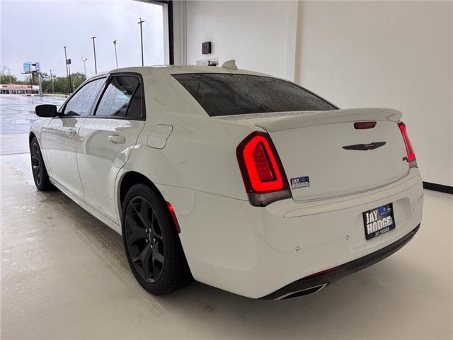 2023 Chrysler 300