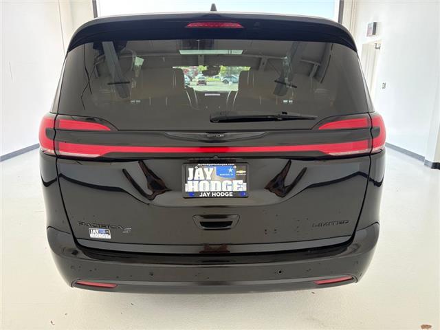 2025 Chrysler Pacifica