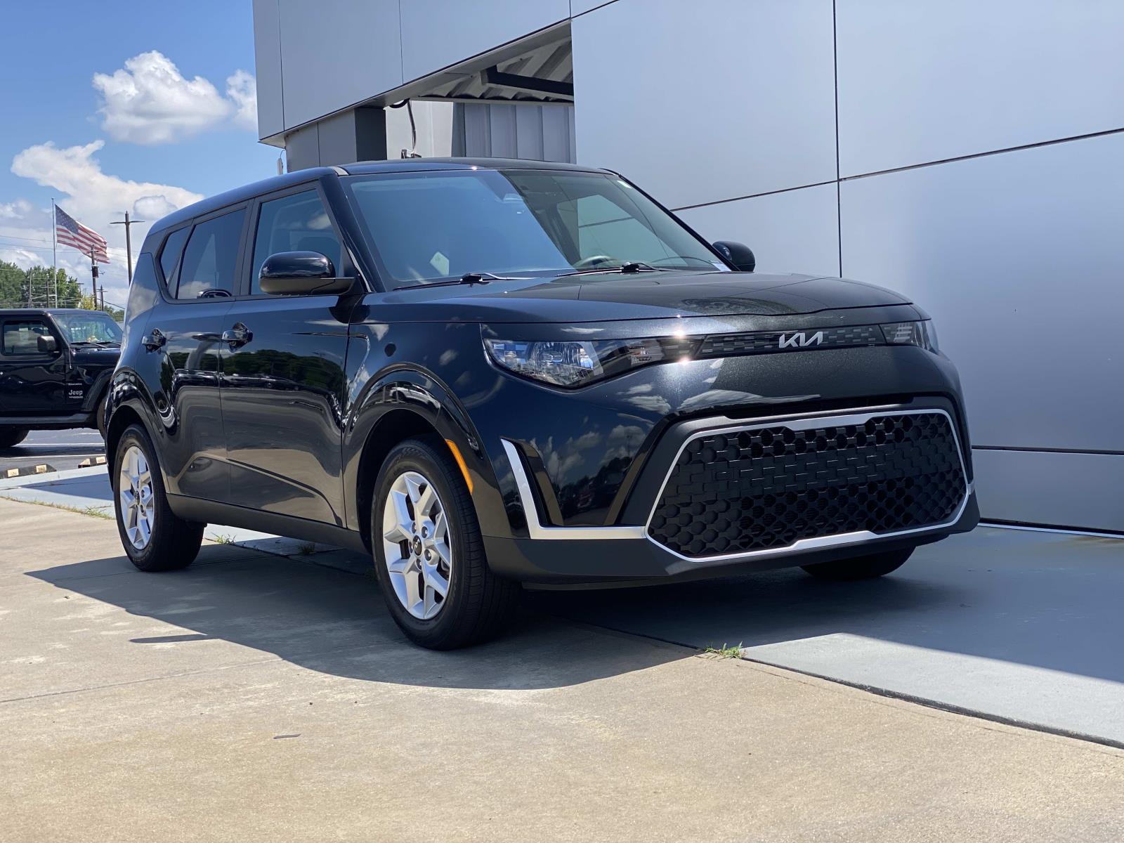 Black 2025 Kia Soul SUV / Crossover Front-Wheel Drive Automatic