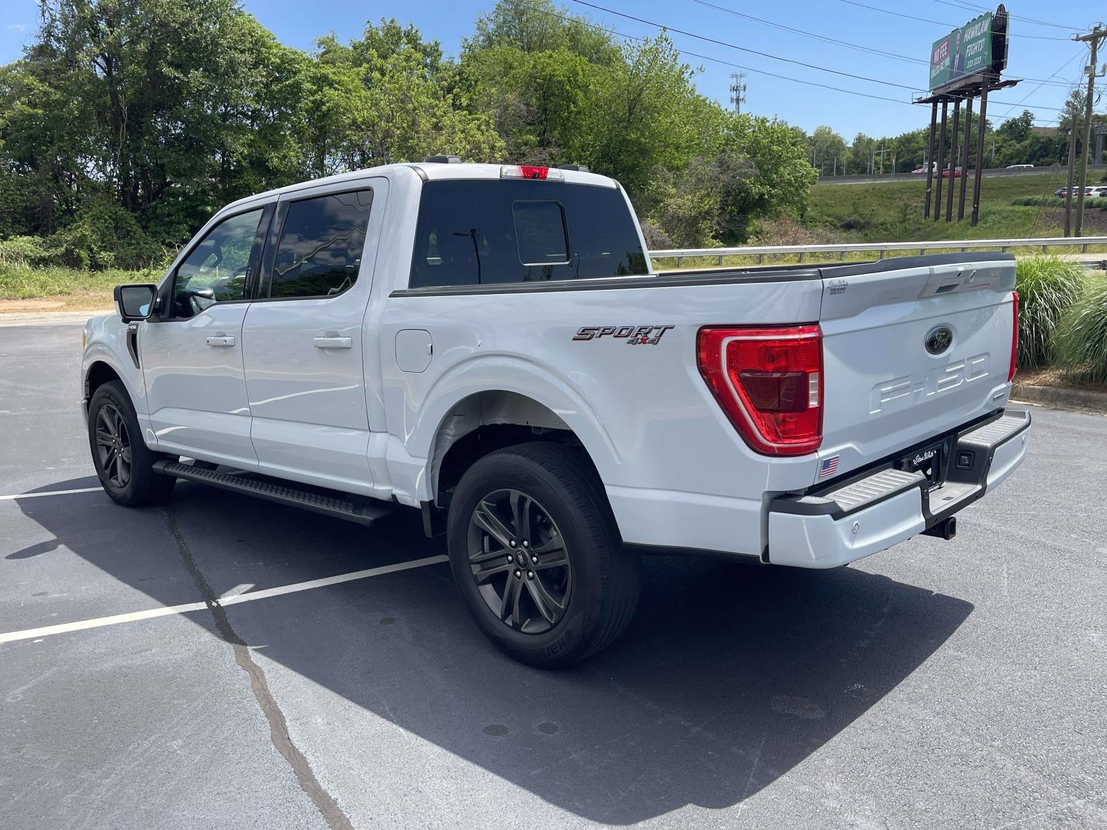 View vehicle photo 3