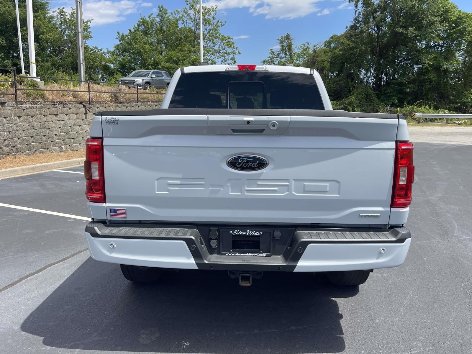 View vehicle photo 4
