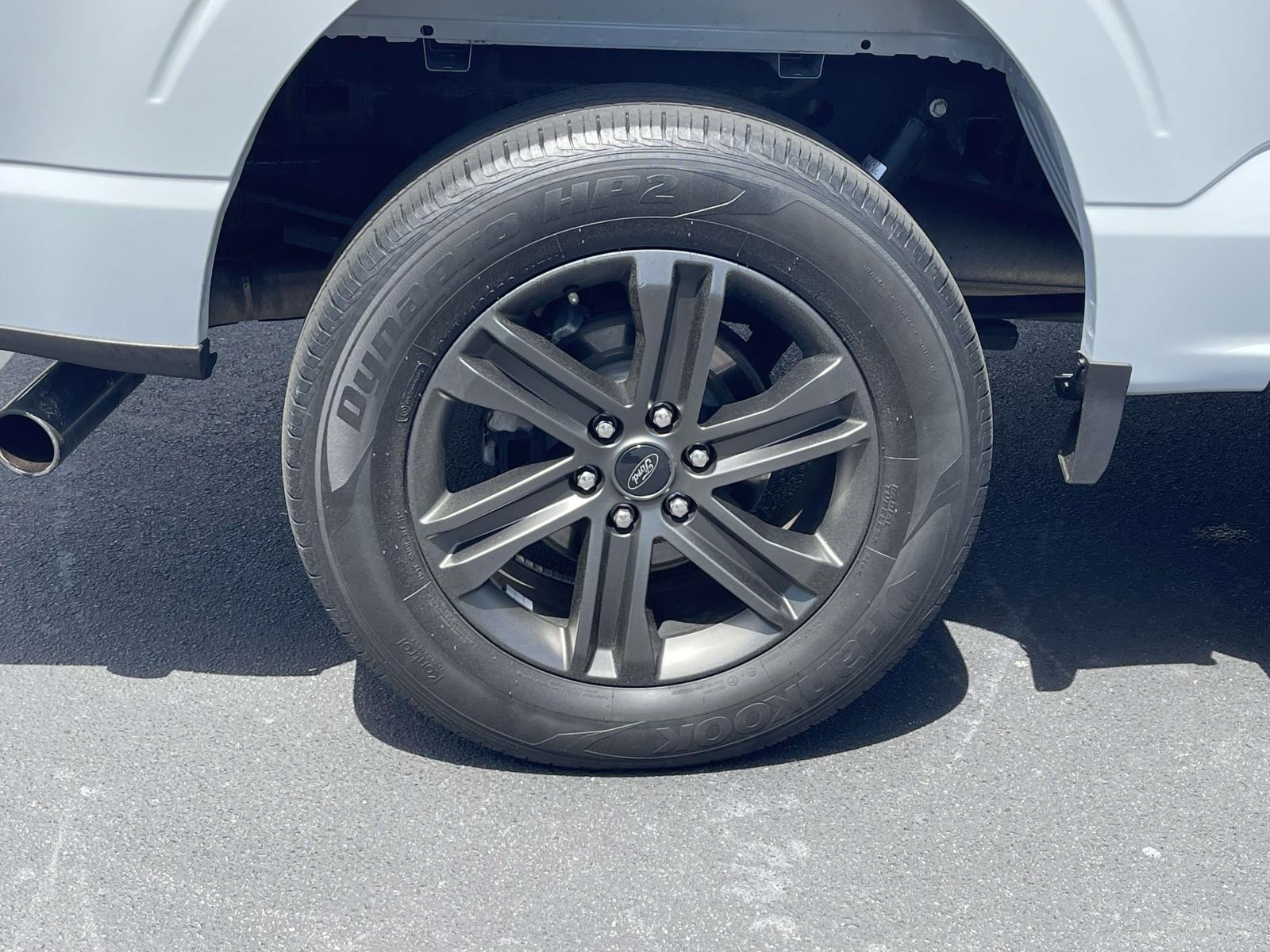 View vehicle photo 6