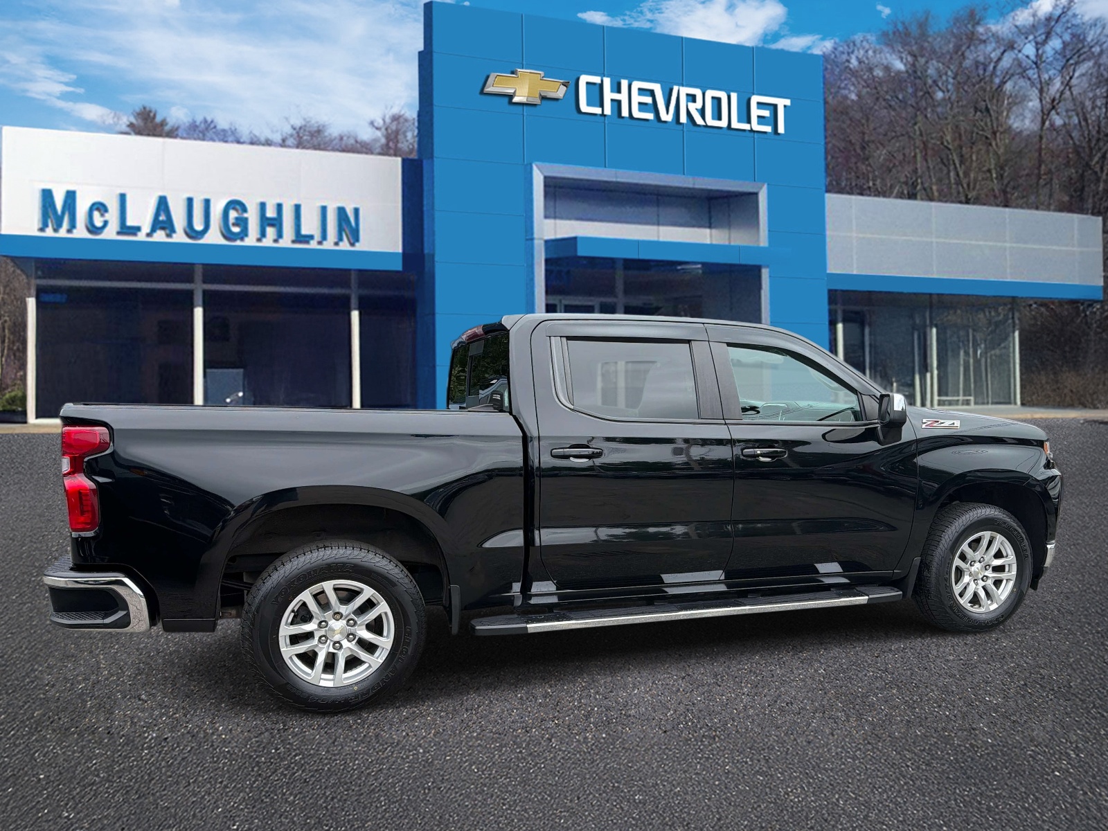 View vehicle photo 4