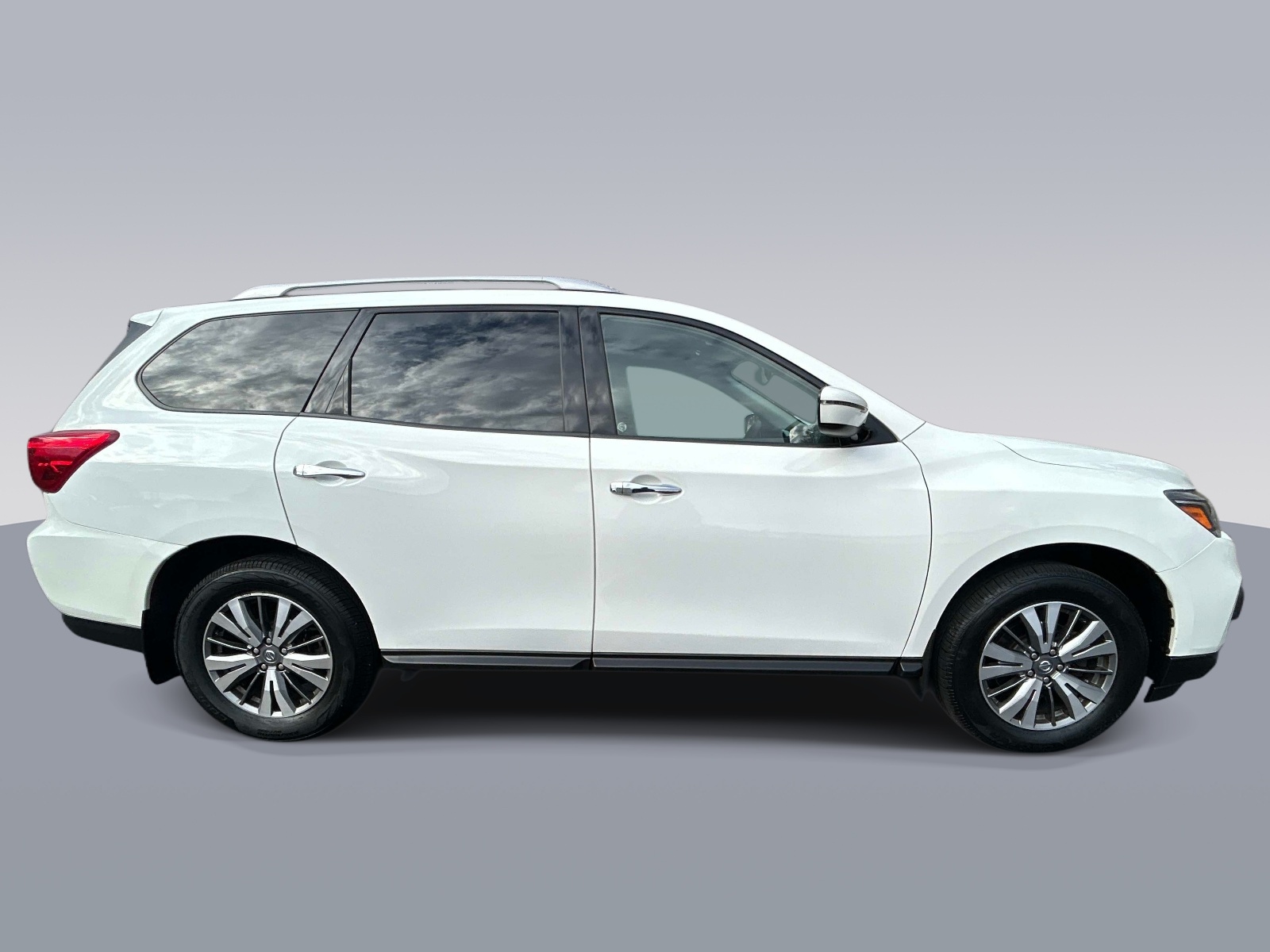 View vehicle photo 2