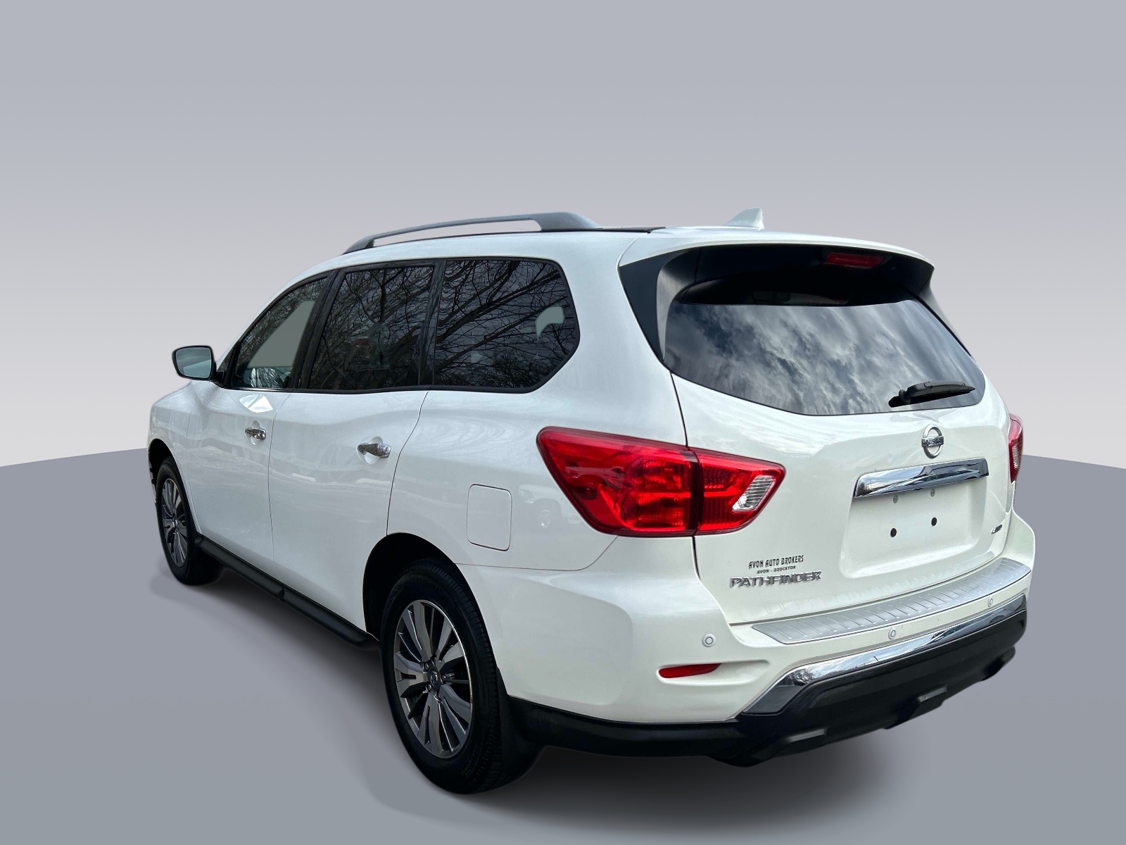 View vehicle photo 5