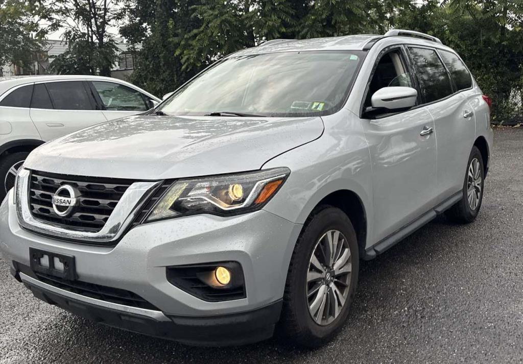 Gray (Gun Metallic) 2018 Nissan Pathfinder SUV / Crossover Four-Wheel Drive Automatic