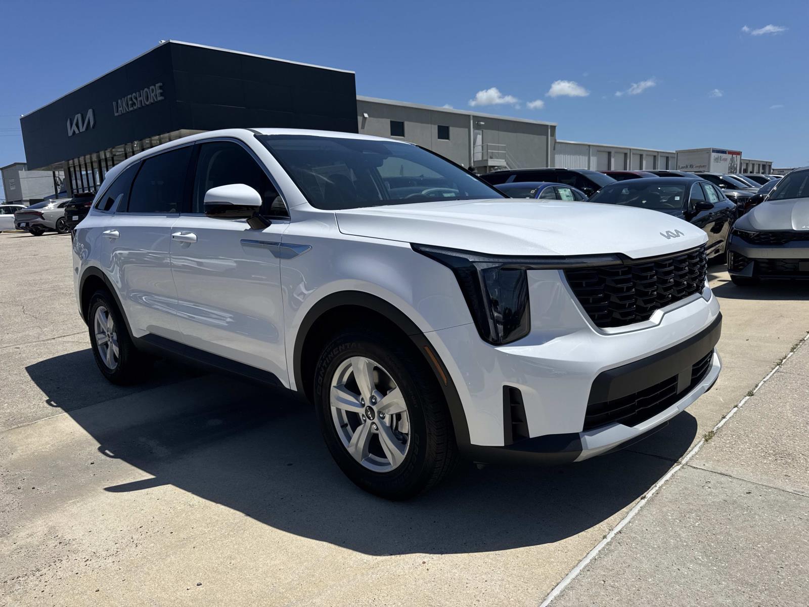 Glacial White Pearl 2026 Kia Sorento SUV / Crossover Front-Wheel Drive 8-Speed Automatic