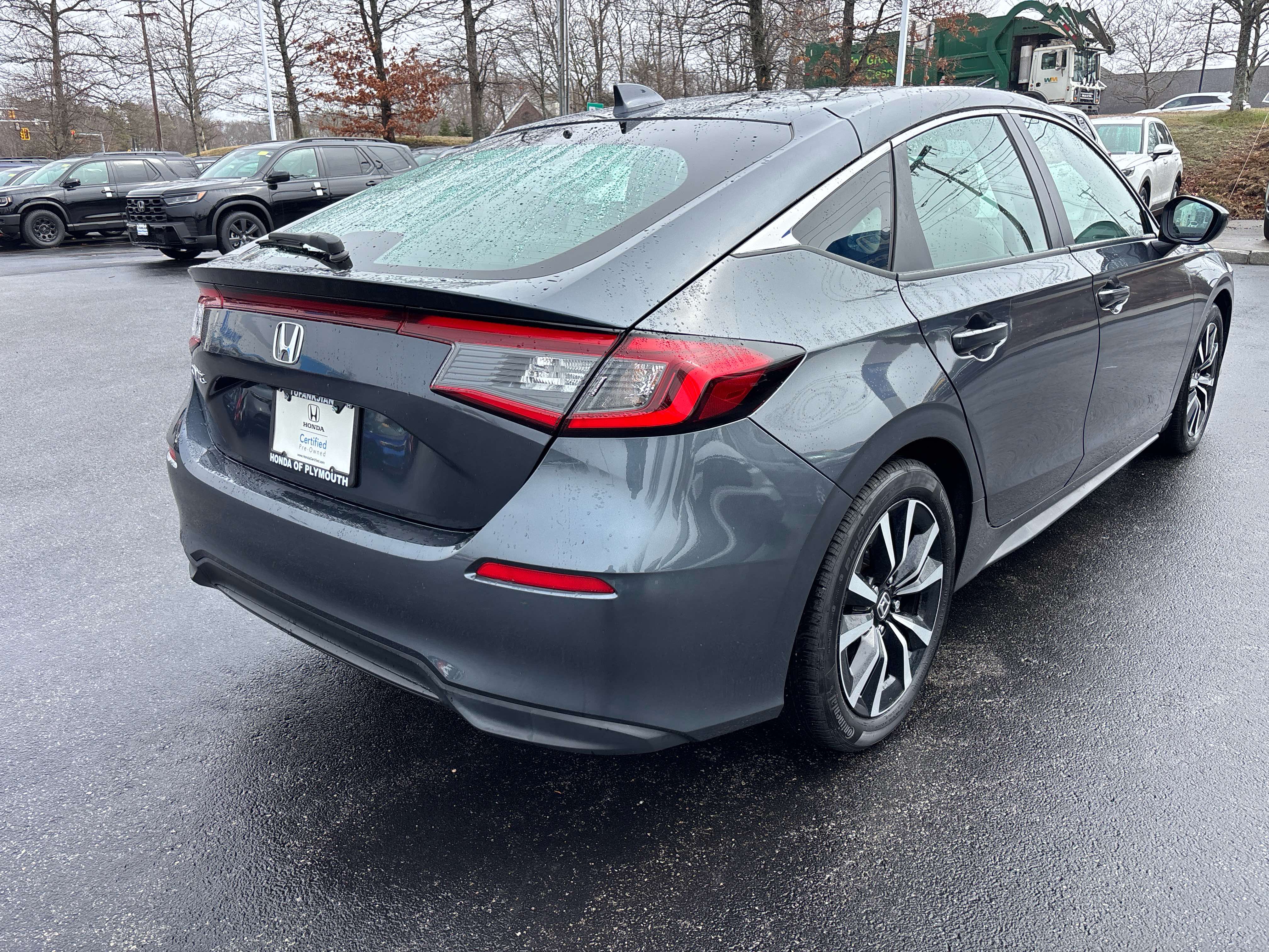 View vehicle photo 3