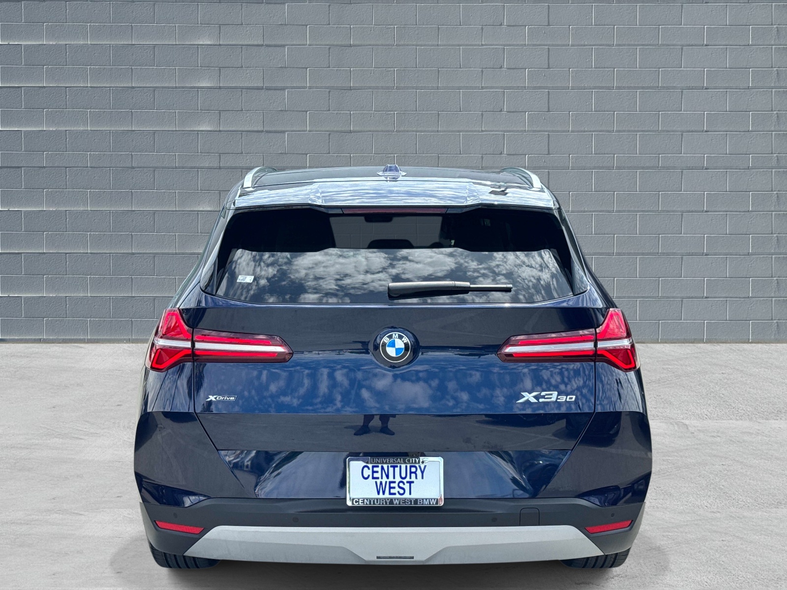 View vehicle photo 4