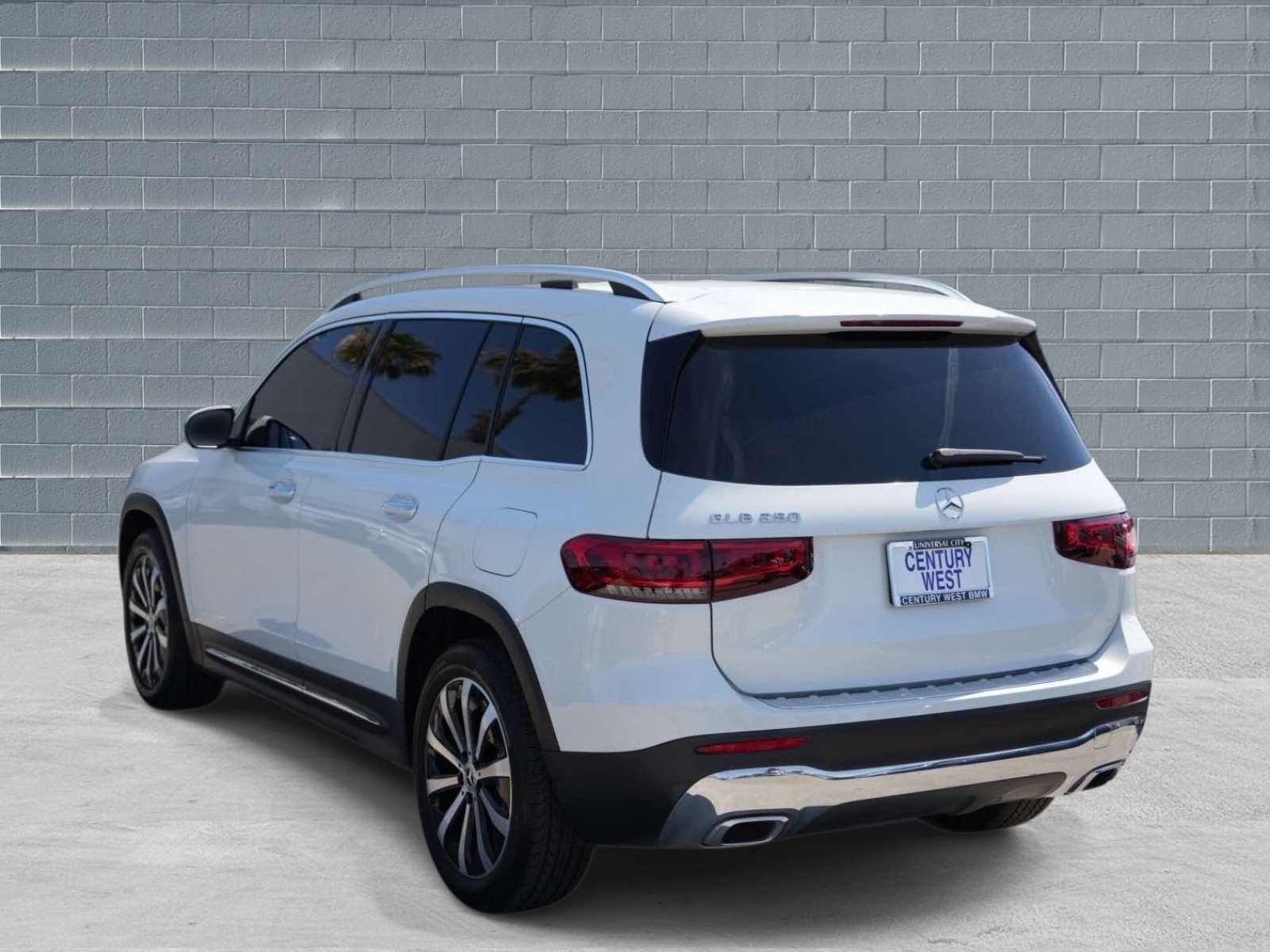 View vehicle photo 3