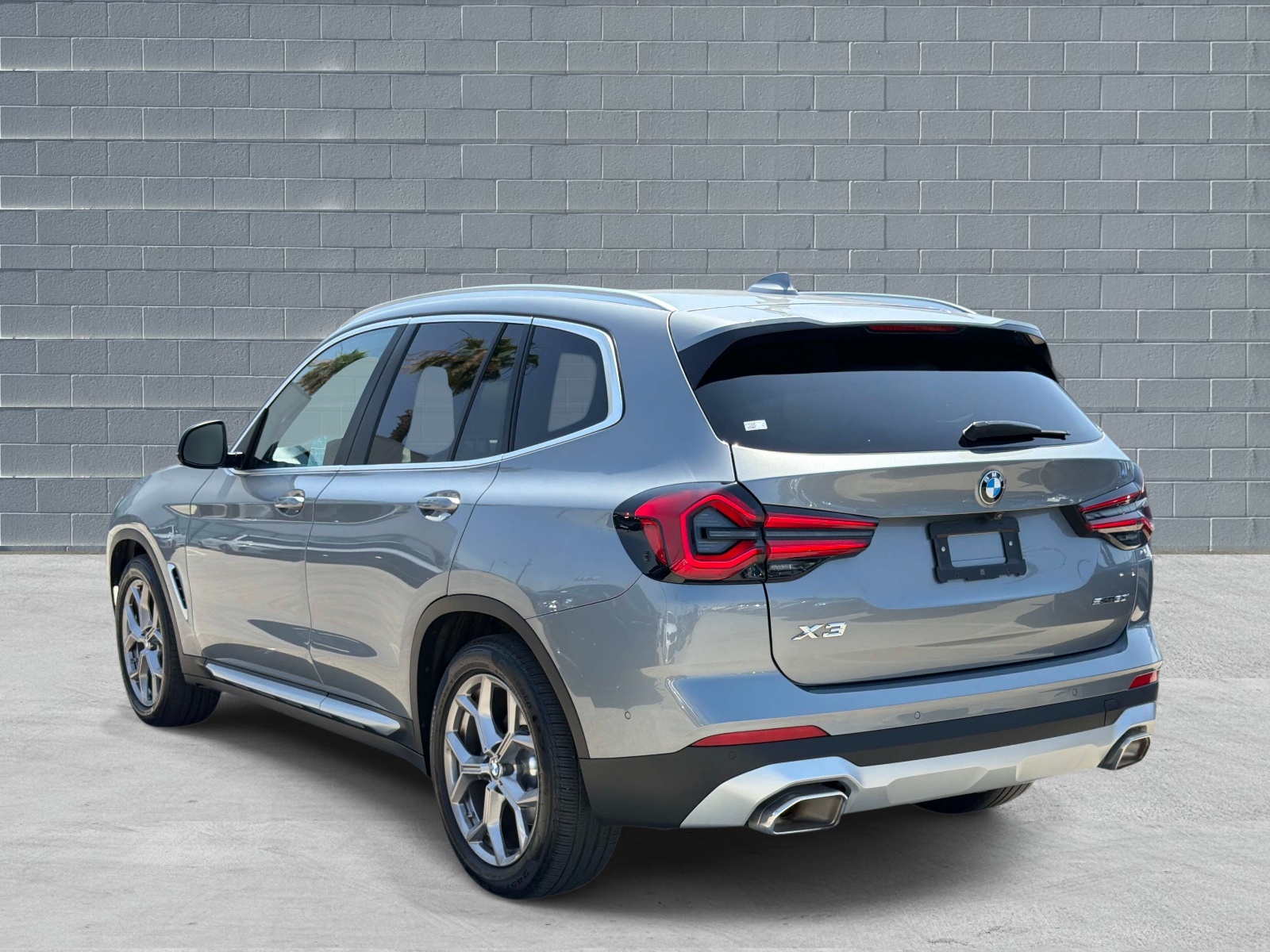 View vehicle photo 3