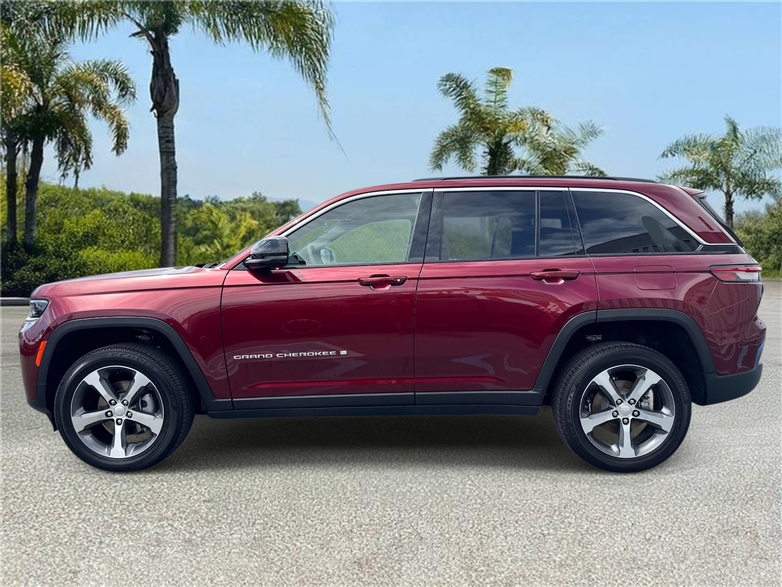 View vehicle photo 2