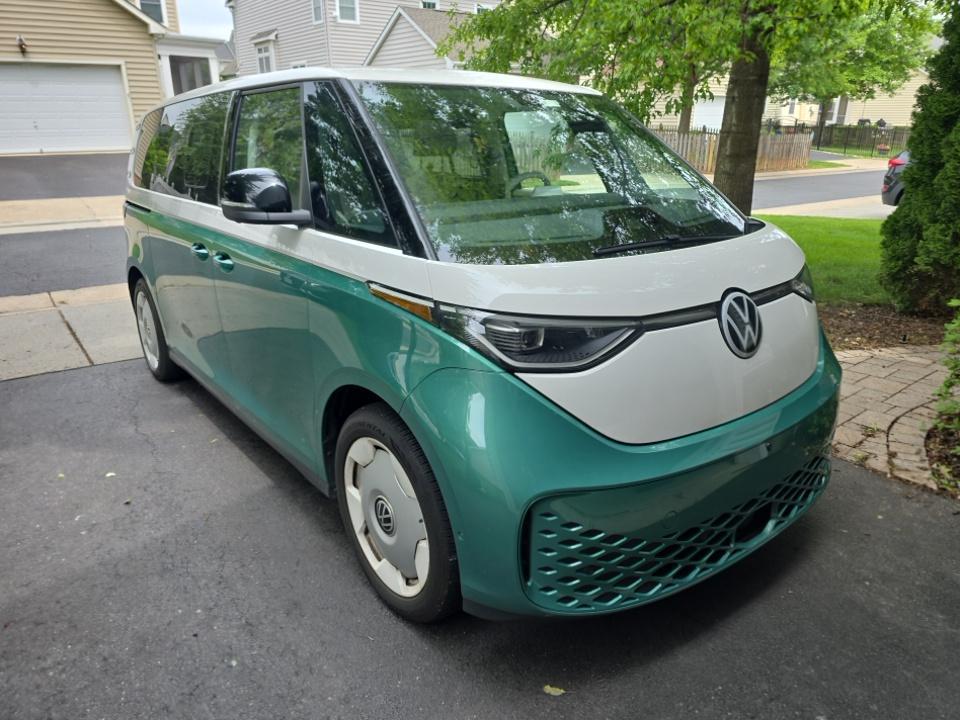 Green 2025 Volkswagen ID.Buzz Minivan Rear-Wheel Drive Automatic