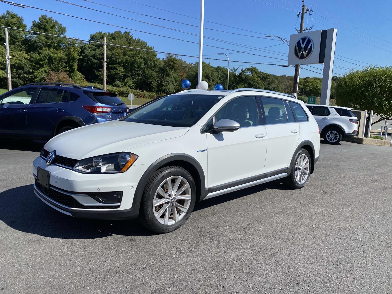 Pure White 2017 Volkswagen Golf Alltrack Wagon All-Wheel Drive Automatic