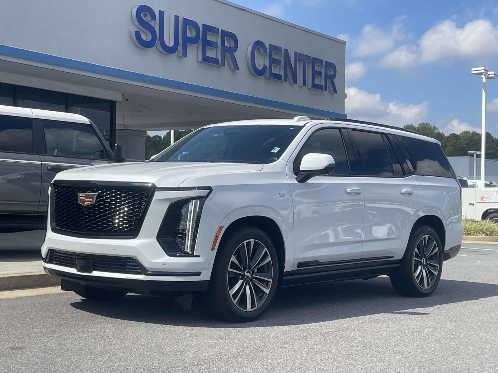 Vibrant White Tricoat 2026 Cadillac Escalade SUV / Crossover Four-Wheel Drive Automatic