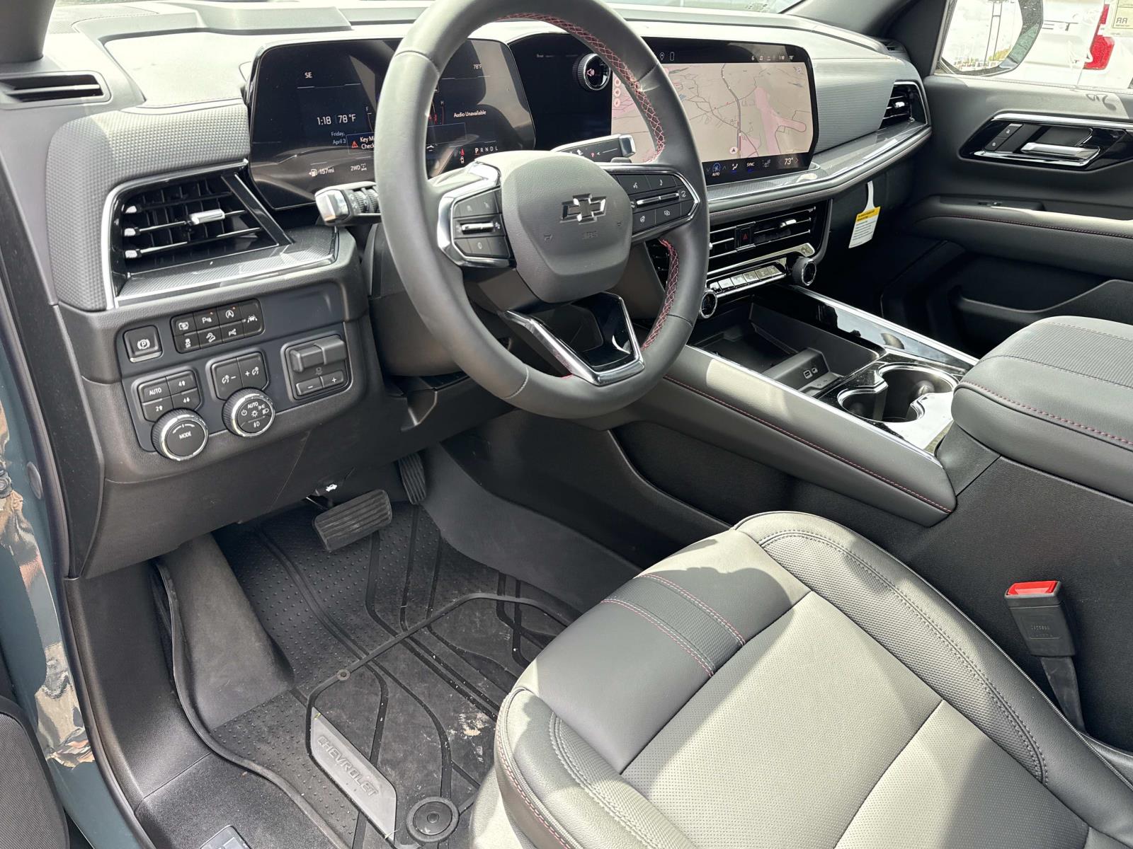 View vehicle photo 5