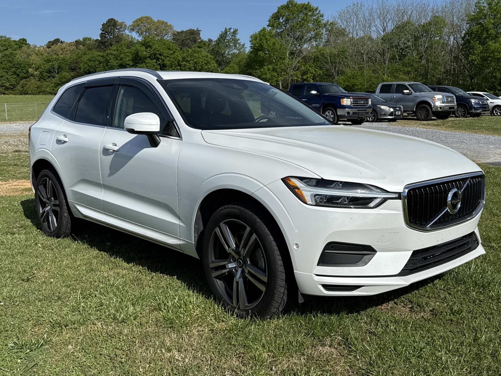 Crystal White Pearl Metallic 2019 Volvo XC60 T6 Momentum AWD SUV / Crossover All-Wheel Drive 8-Speed Automatic