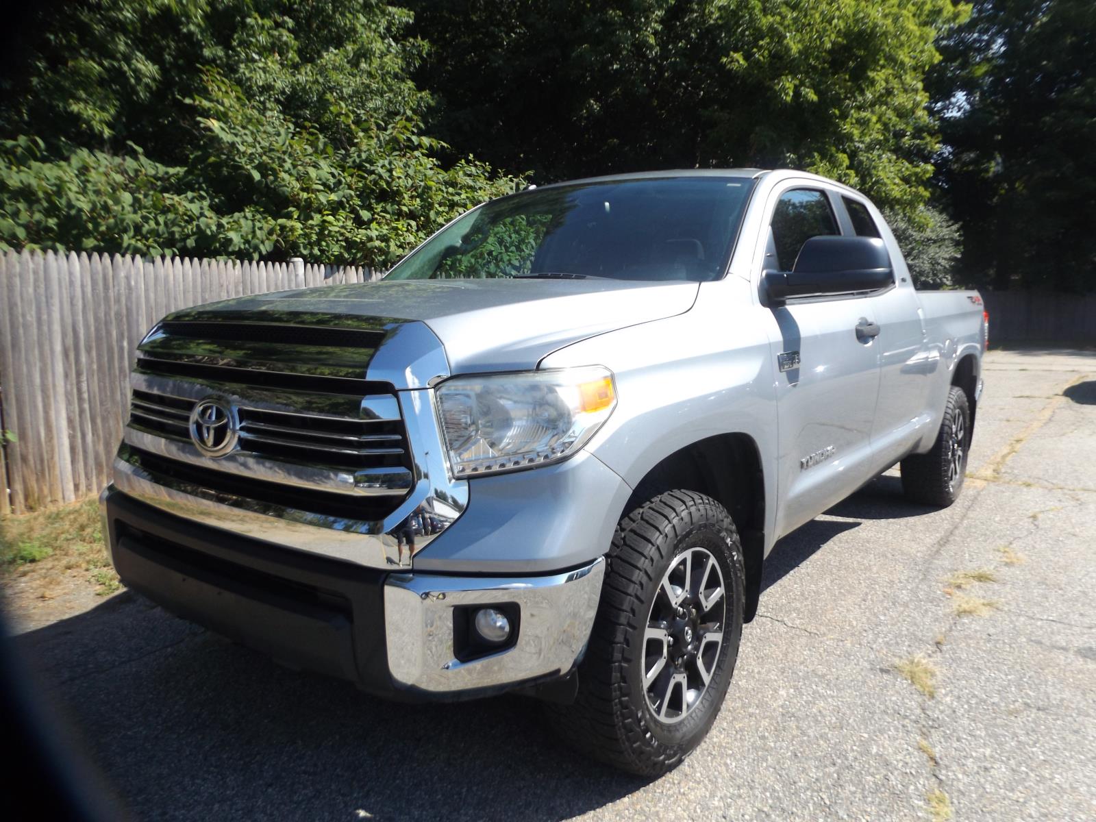 Silver Sky Metallic 2017 Toyota Tundra Pickup Truck Four-Wheel Drive Automatic