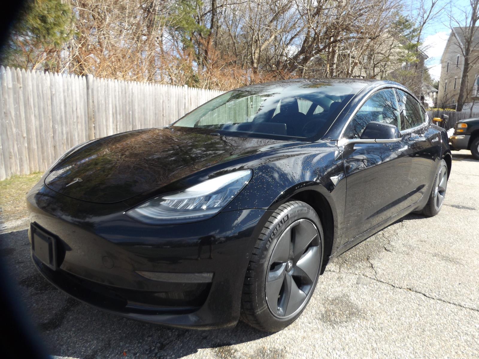 Solid Black 2019 Tesla Model 3 Standard Plus RWD Sedan Rear-Wheel Drive Automatic
