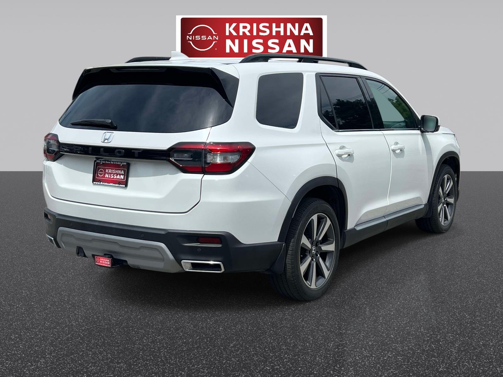 View vehicle photo 6
