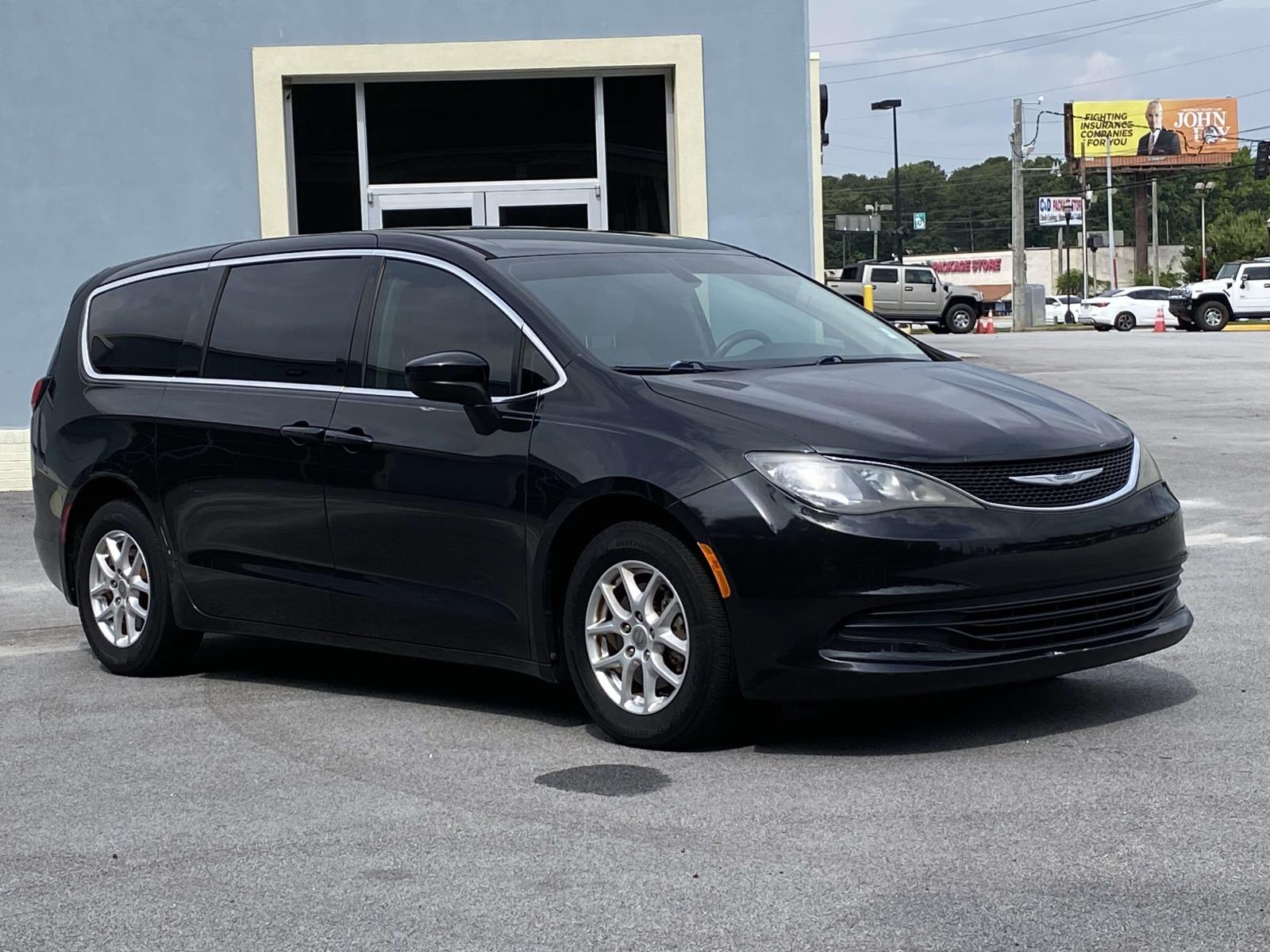 2017 Chrysler Pacifica Touring's photo