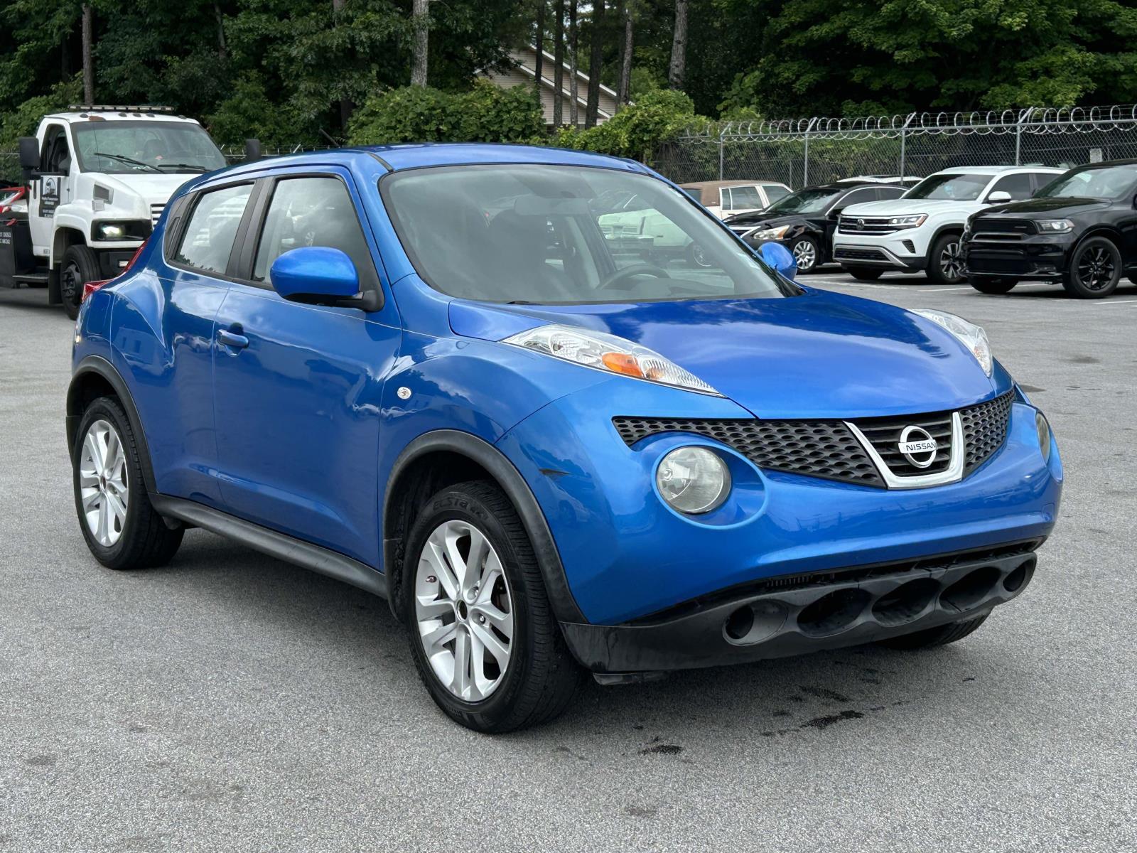 2011 Nissan Juke S FWD CVT's photo