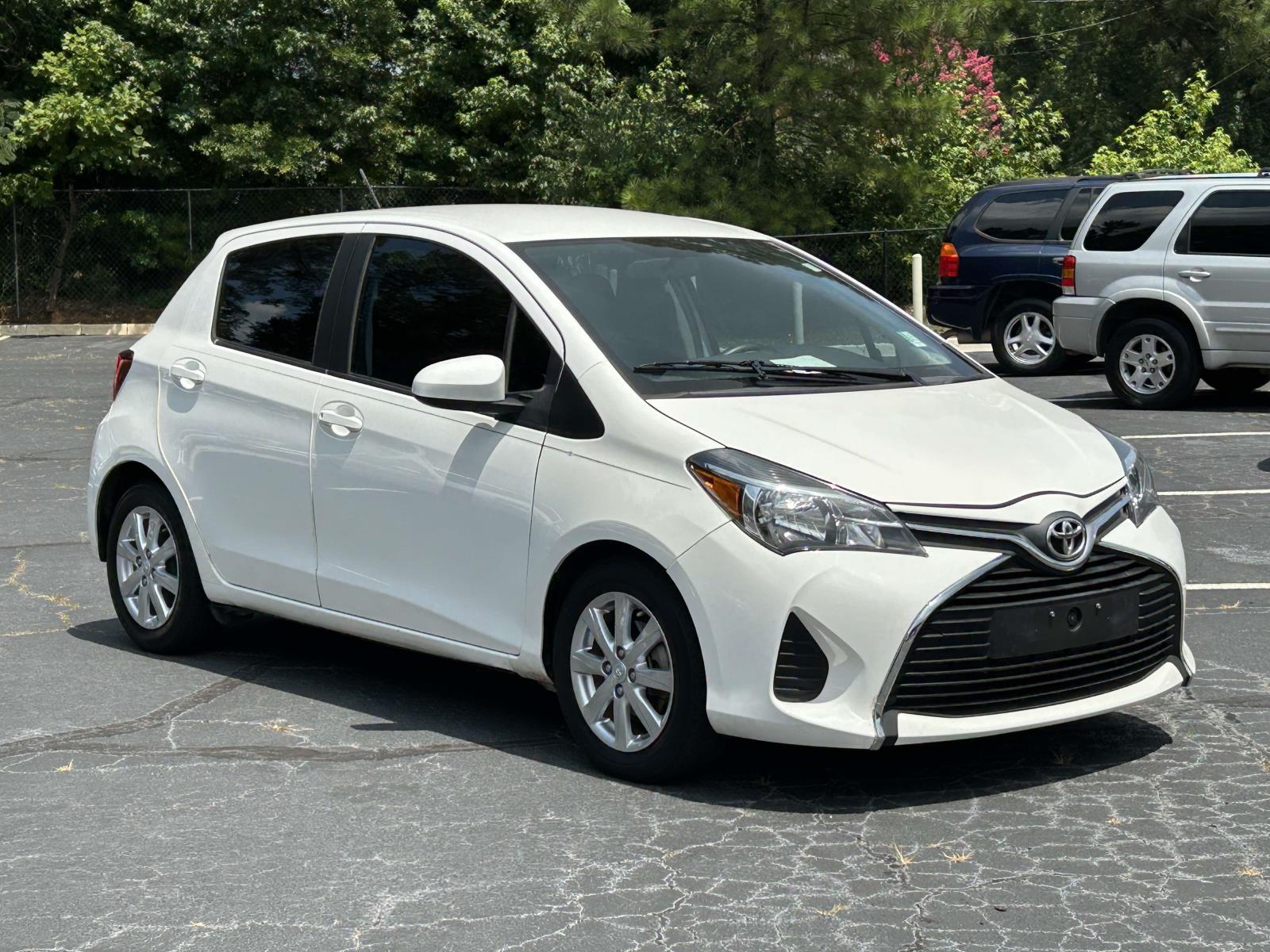 2015 Toyota Yaris LE 5-Door Liftback AT's photo