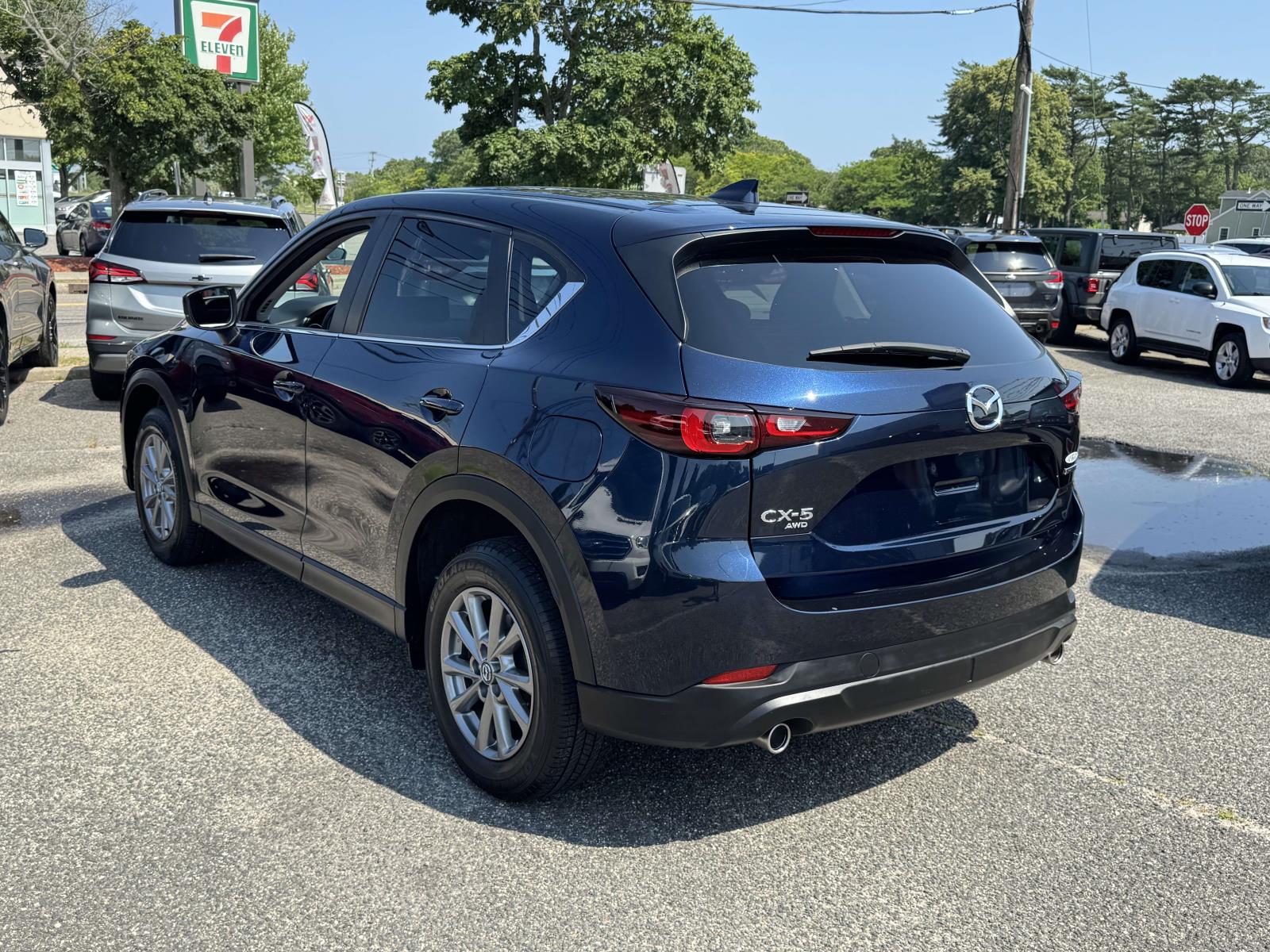 View vehicle photo 4