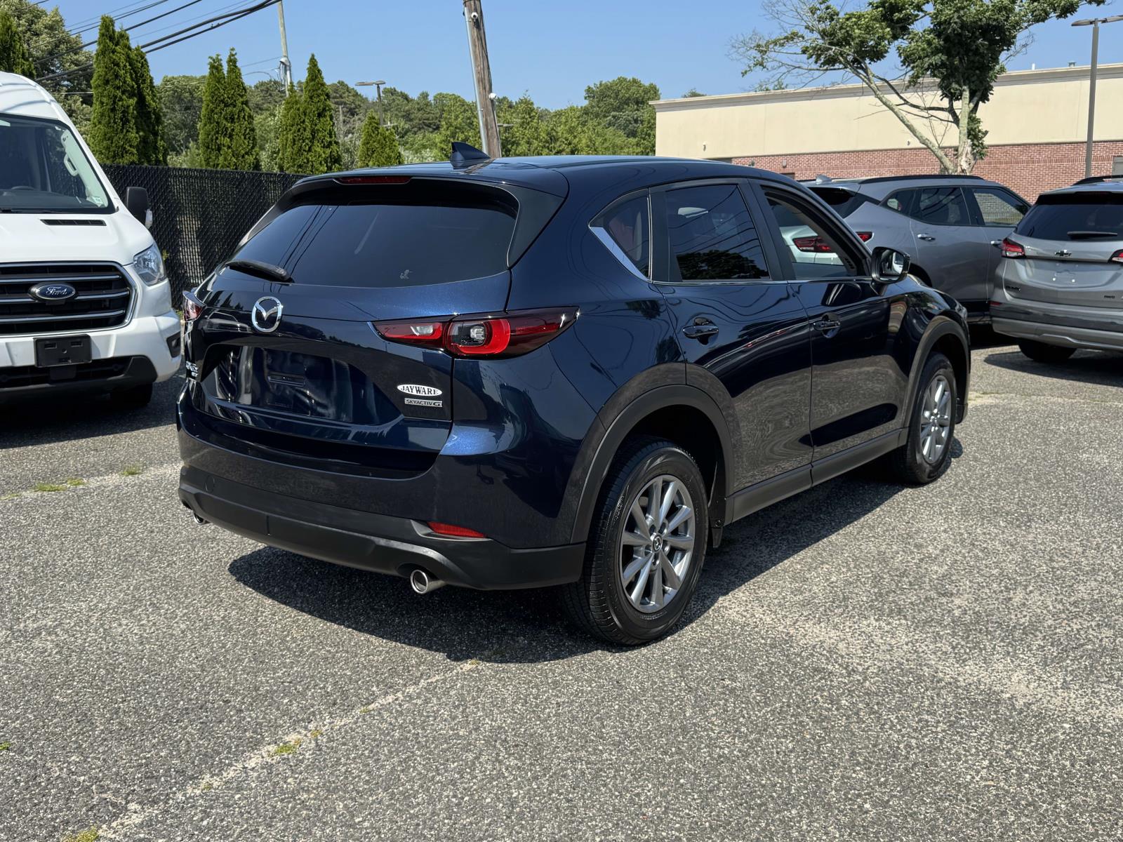View vehicle photo 5