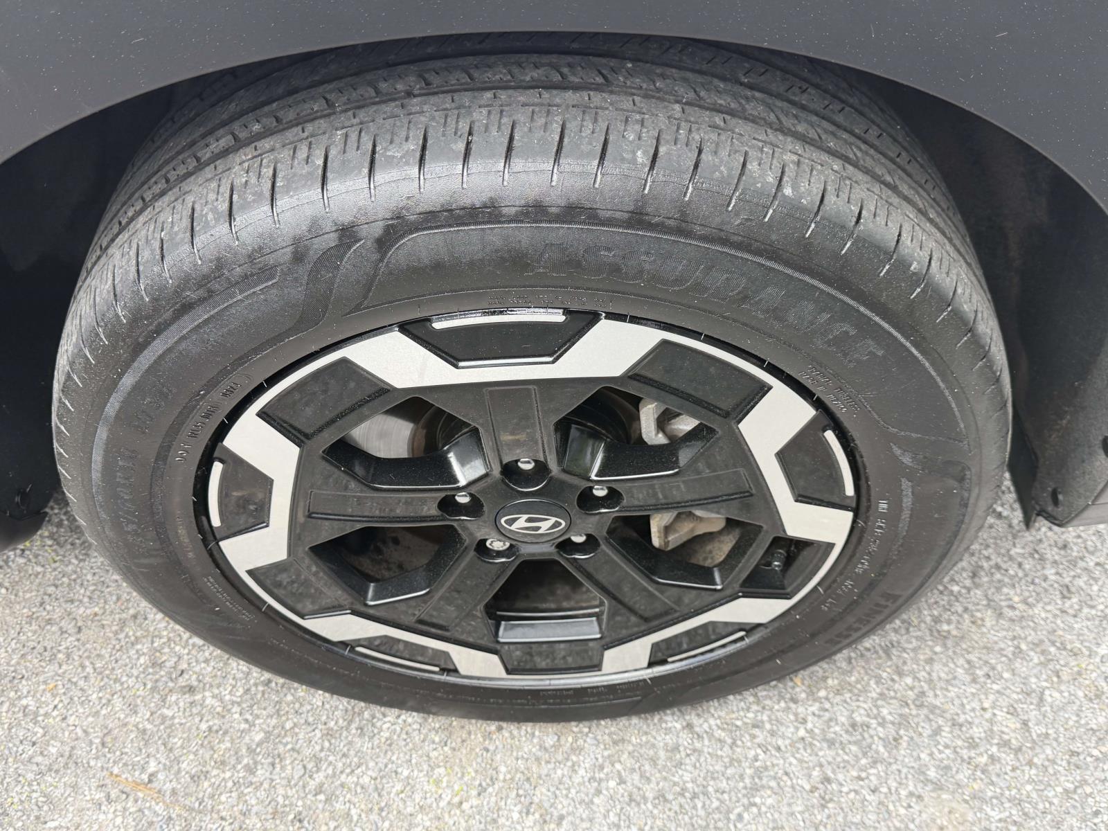 used 2024 Hyundai Santa Fe car, priced at $29,995