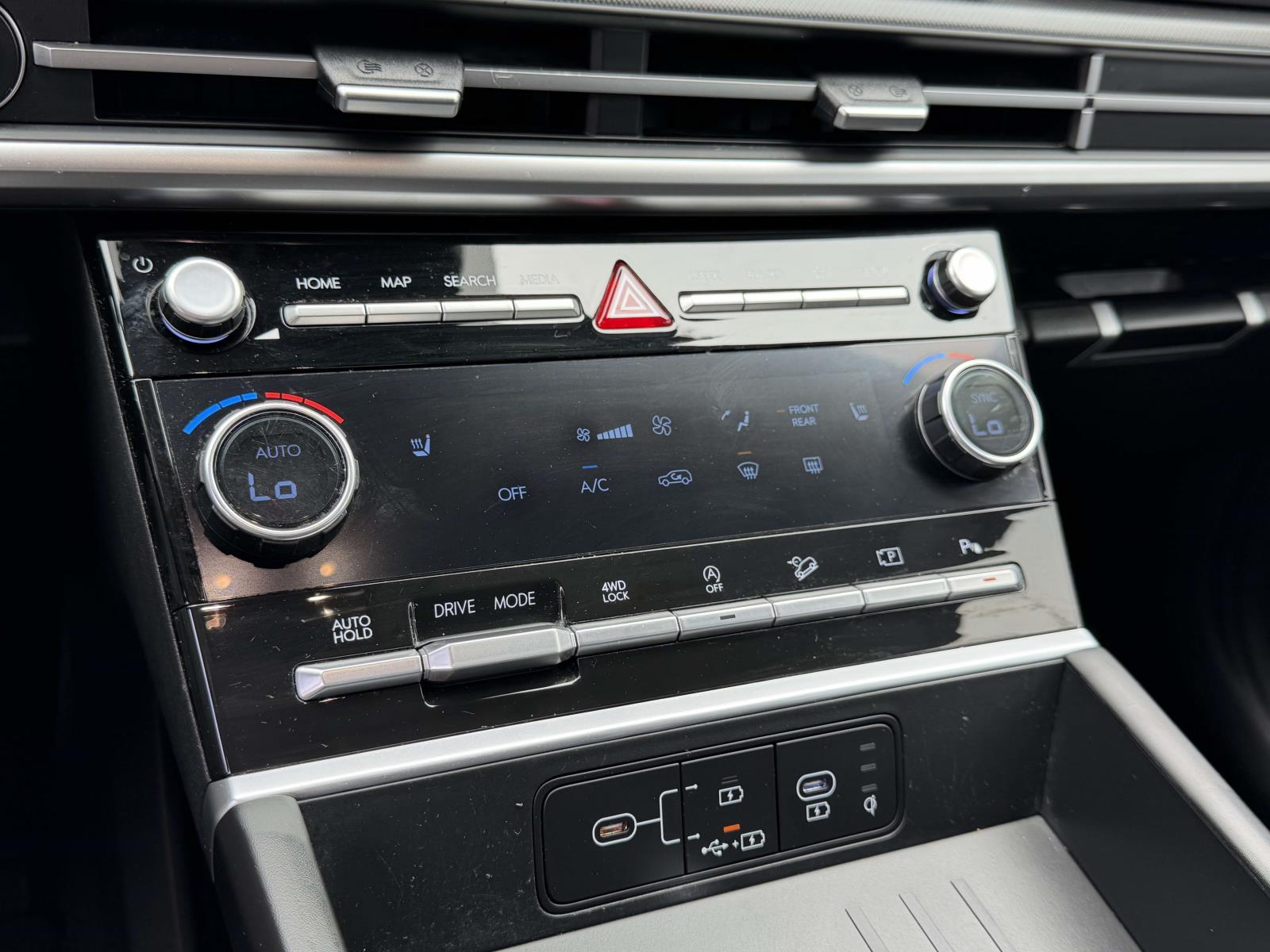 used 2024 Hyundai Santa Fe car, priced at $29,995