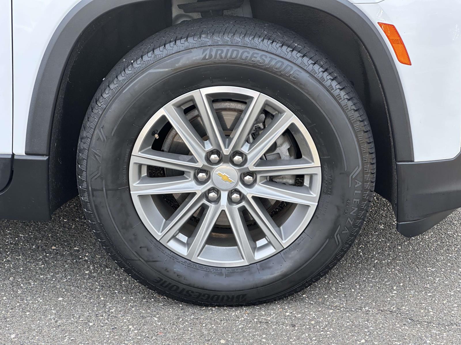 used 2023 Chevrolet Traverse car