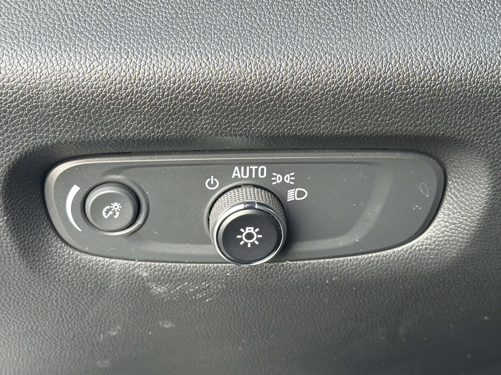 used 2023 Chevrolet Traverse car