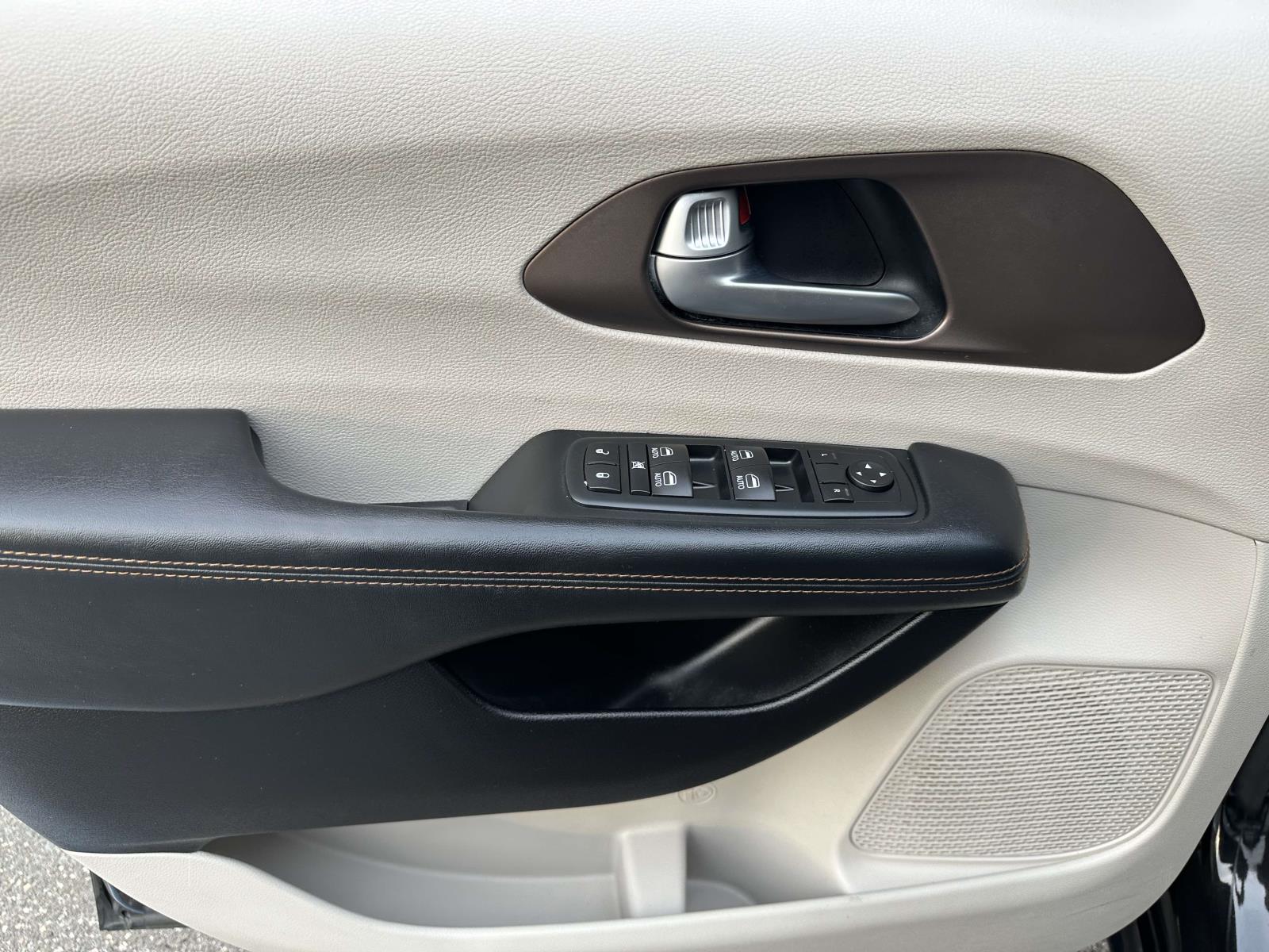 used 2017 Chrysler Pacifica car, priced at $13,425