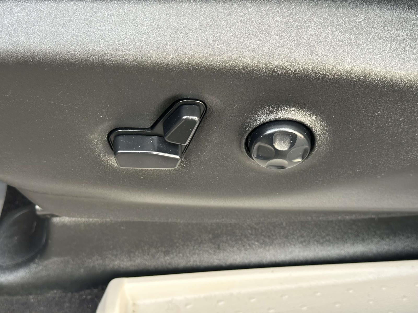 used 2017 Chrysler Pacifica car, priced at $13,425