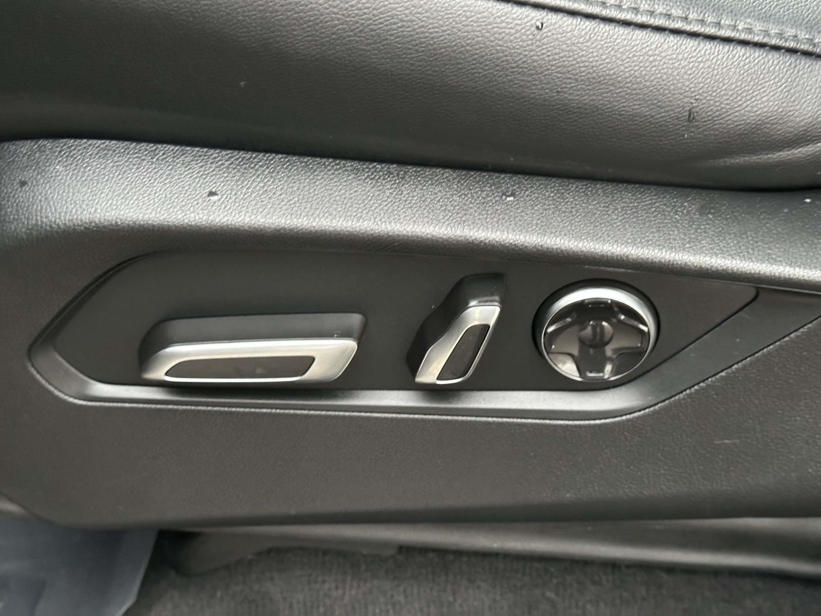 used 2023 Acura MDX car, priced at $35,998