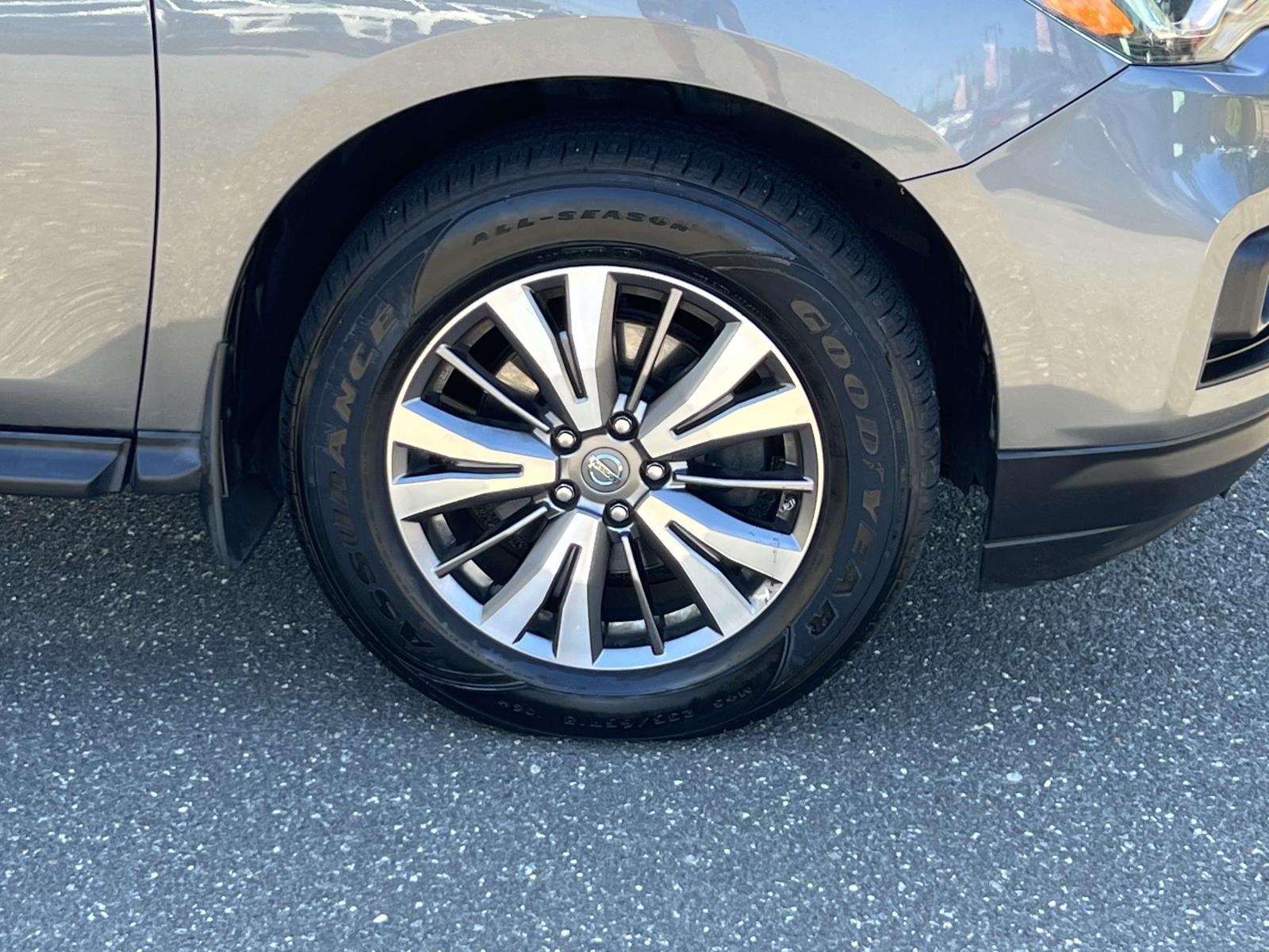 used 2018 Nissan Pathfinder car