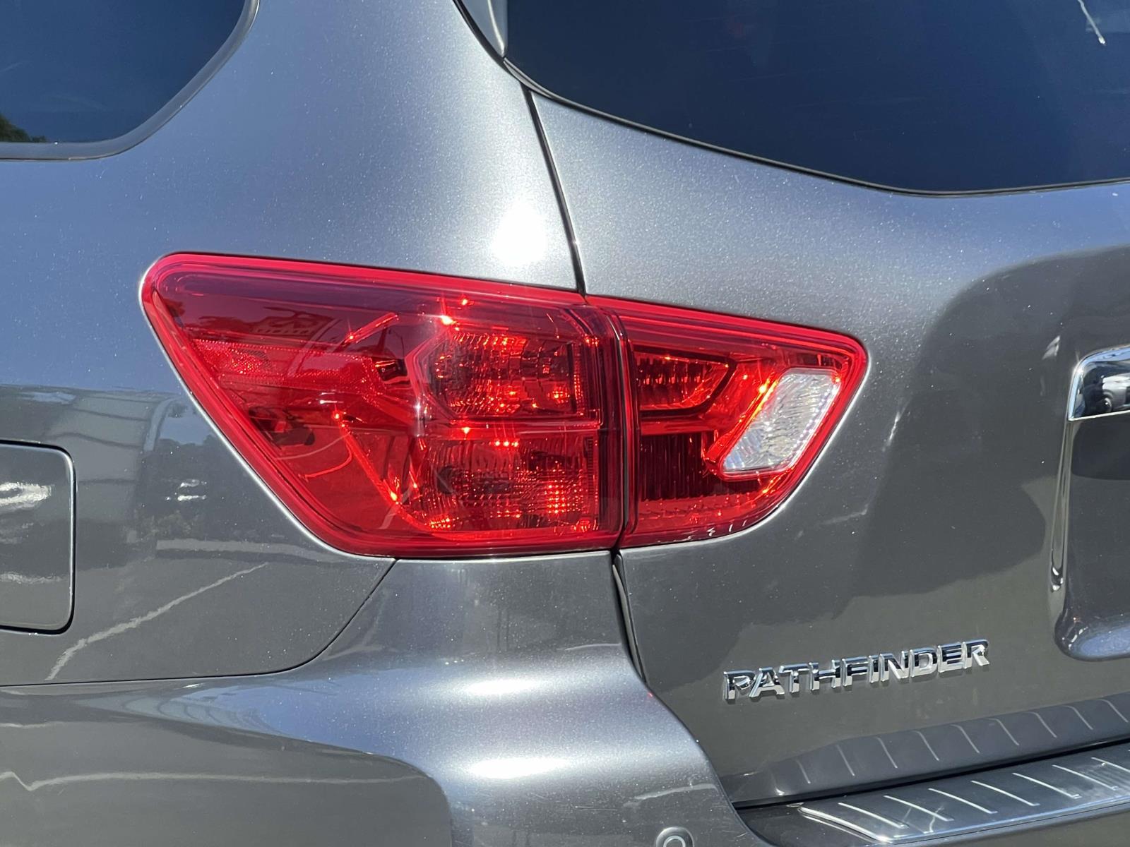 used 2018 Nissan Pathfinder car