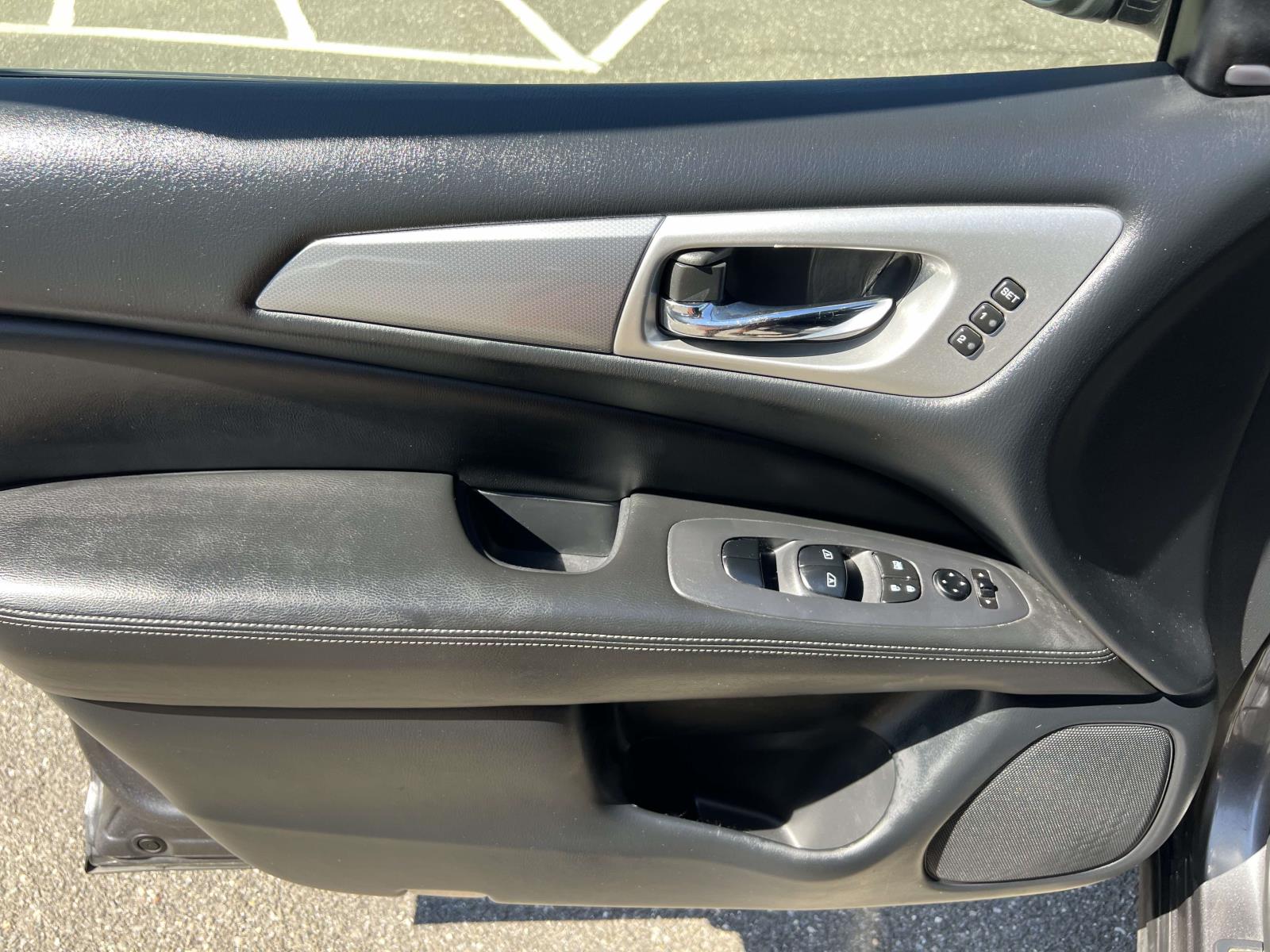 used 2018 Nissan Pathfinder car