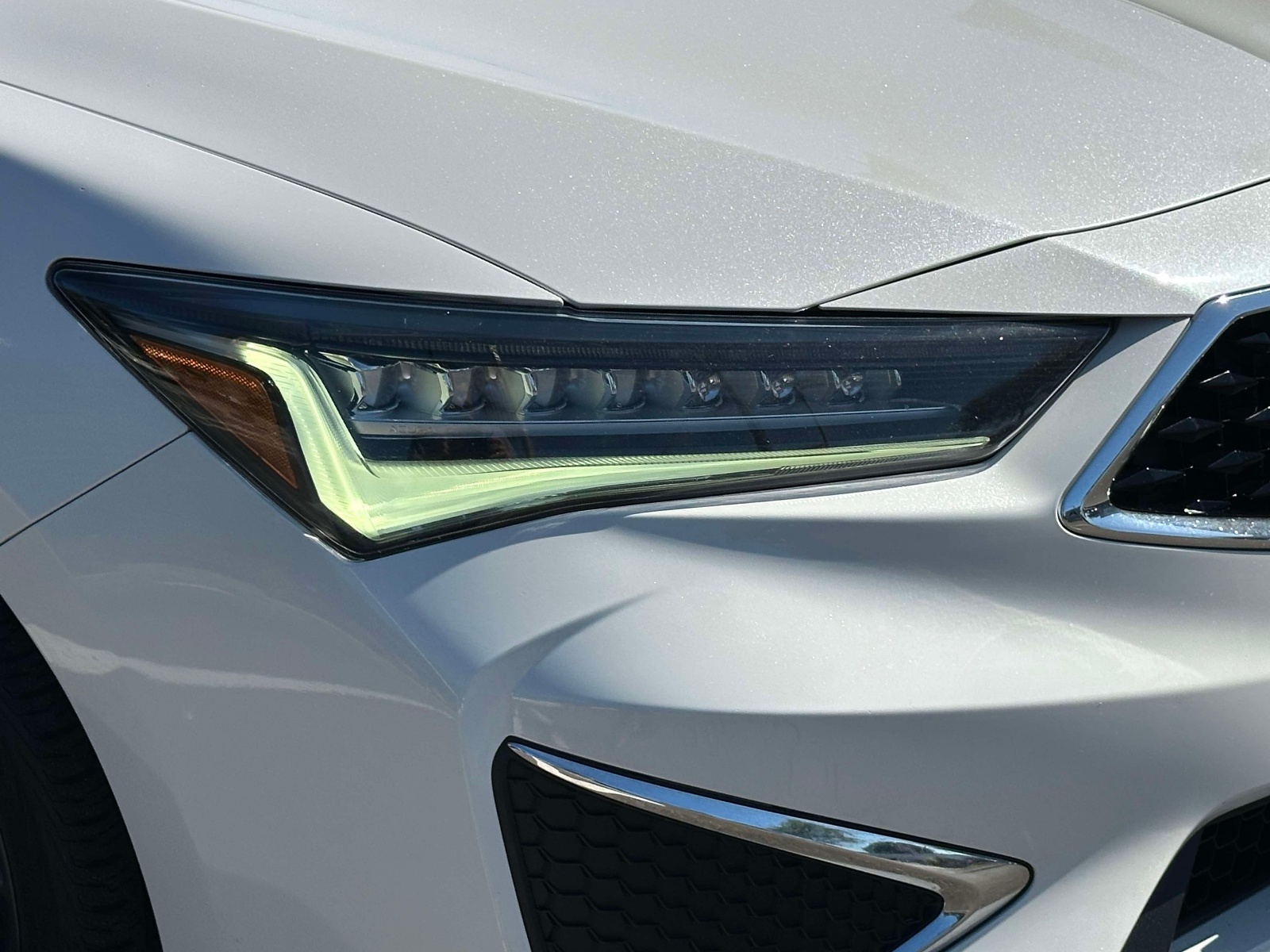 Certified Used 2019 Platinum White Pearl Acura Sedan image 15