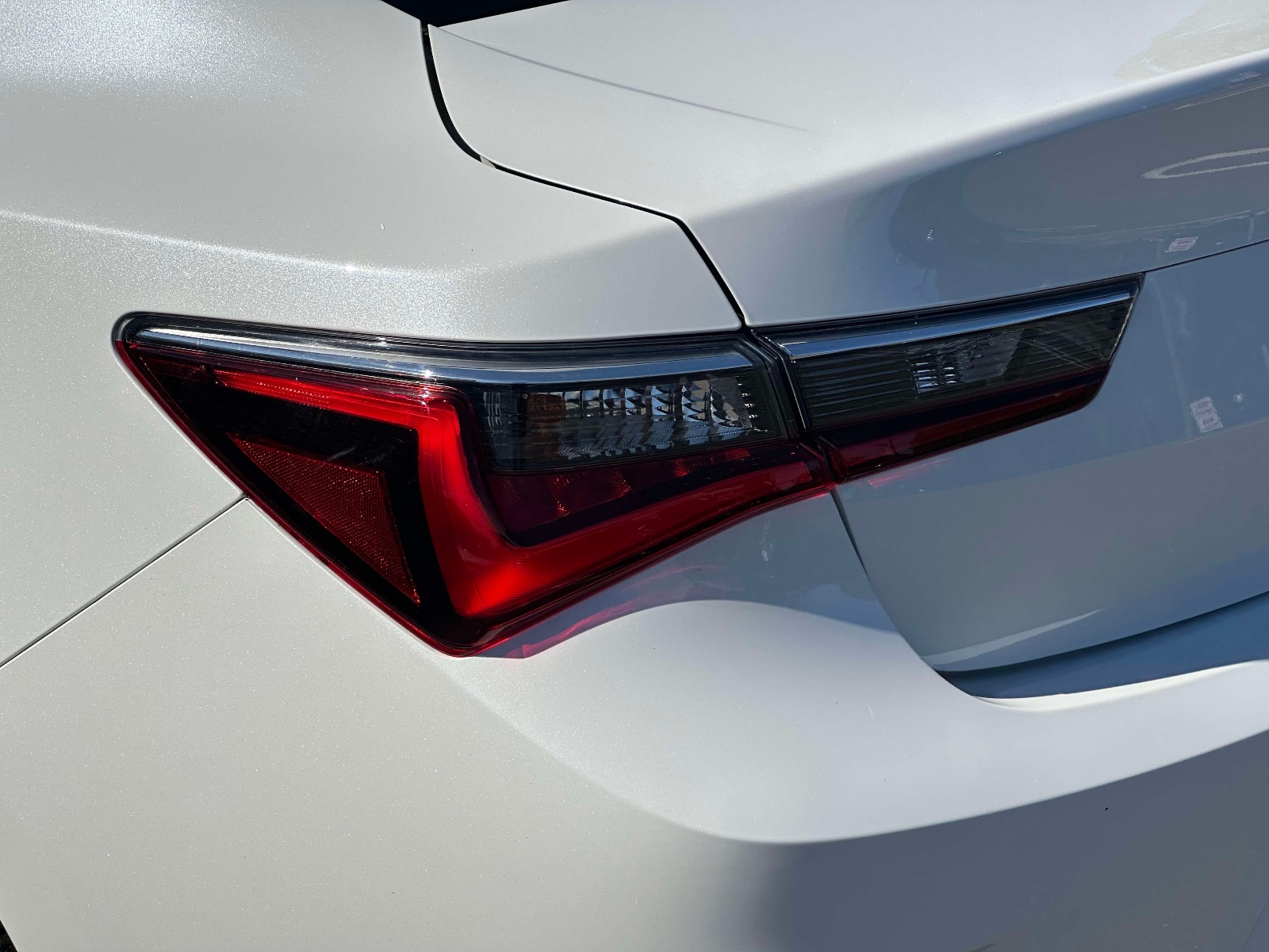 Certified Used 2019 Platinum White Pearl Acura Sedan image 16
